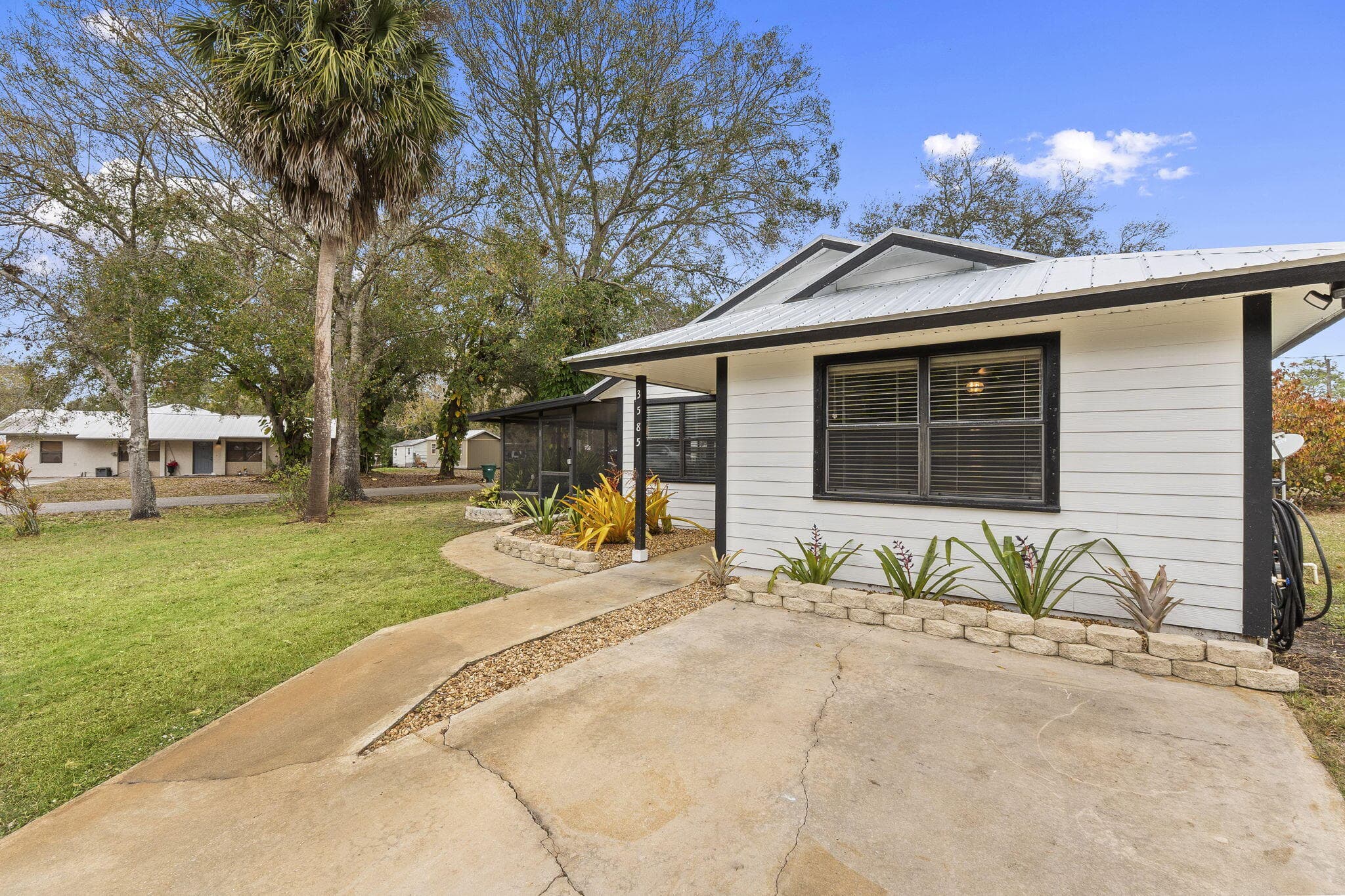 3585 SE 8th Street, Okeechobee, FL 34974 — photo 6 of 40