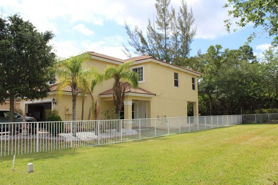 6498 Adriatic Way, West Palm Beach, FL 33413 — photo 3 of 3