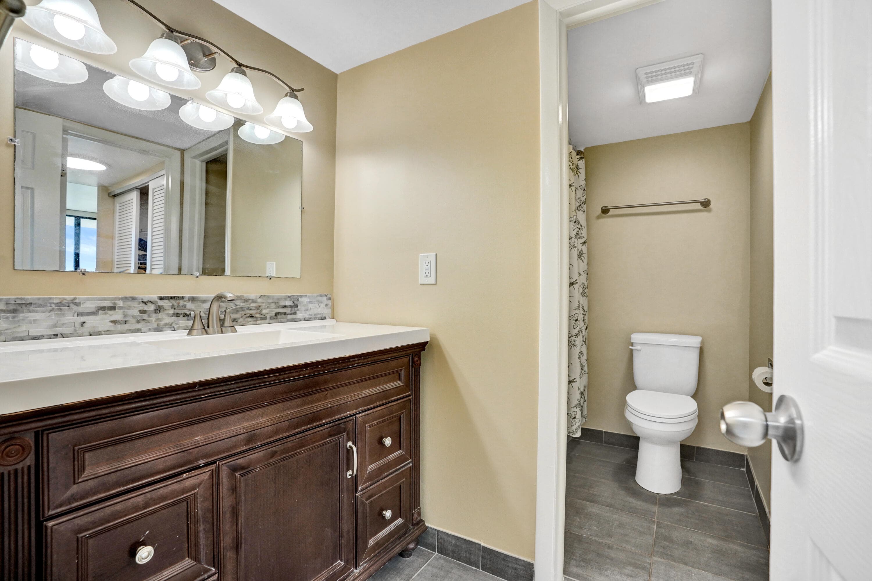 3590 S Ocean Boulevard 809, South Palm Beach, FL 33480 — photo 48 of 84