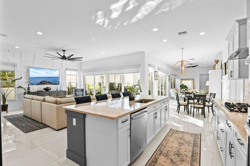 7037 Edison Place, Palm Beach Gardens, FL 33418 — photo 15 of 79