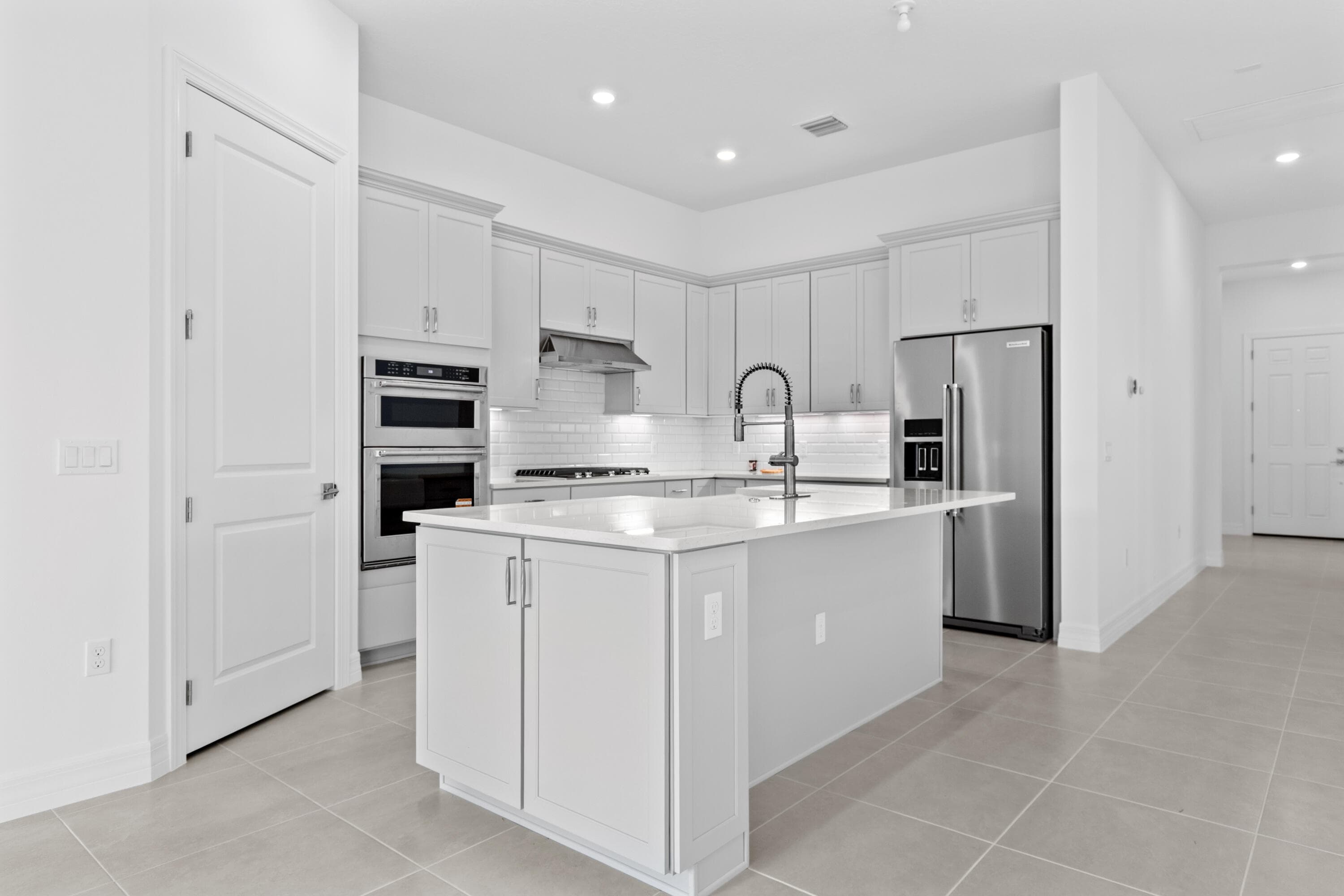 10717 Northbrook Circle, Palm Beach Gardens, FL 33412 — photo 2 of 23