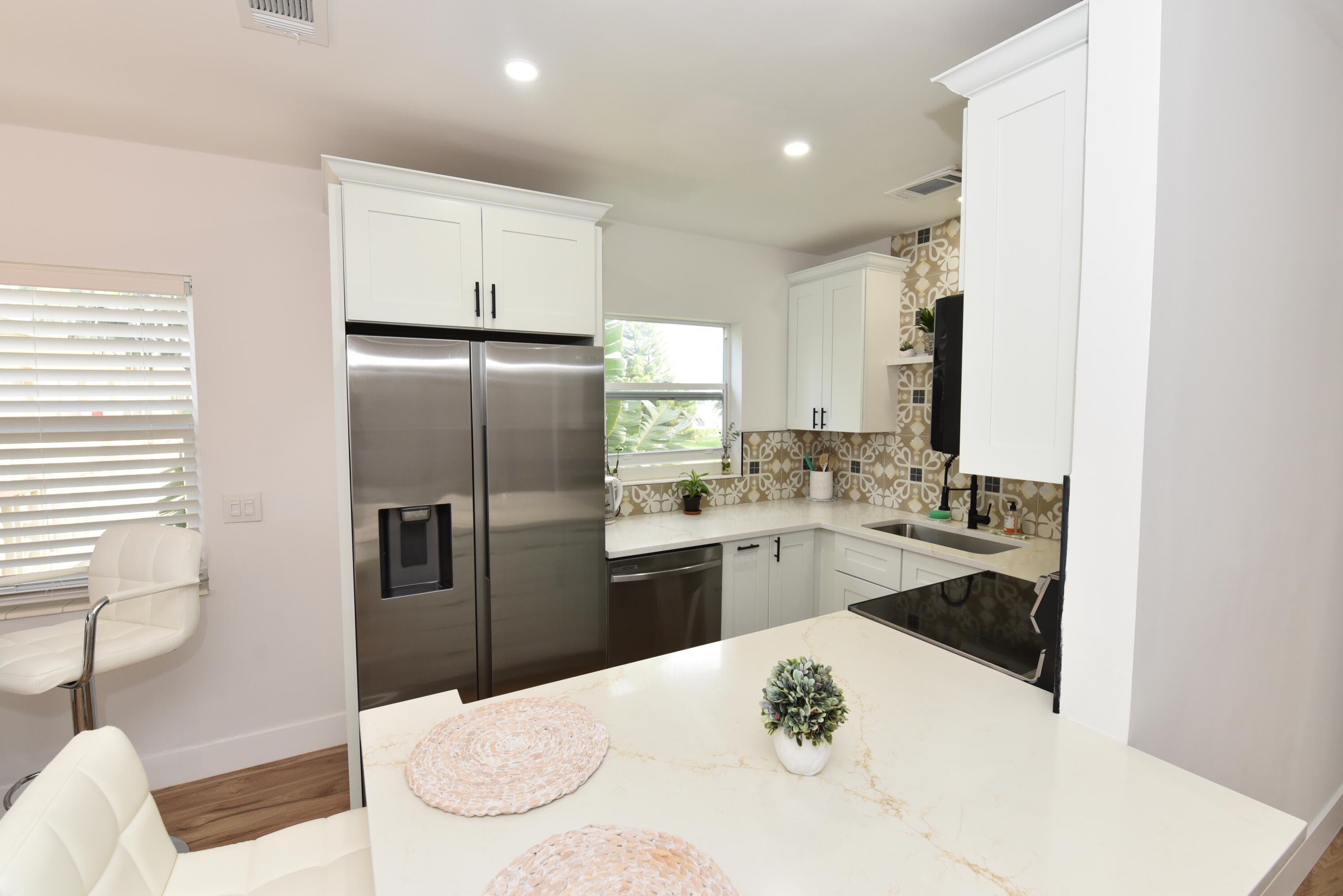 112 Salisbury E, West Palm Beach, FL 33417 — photo 3 of 41