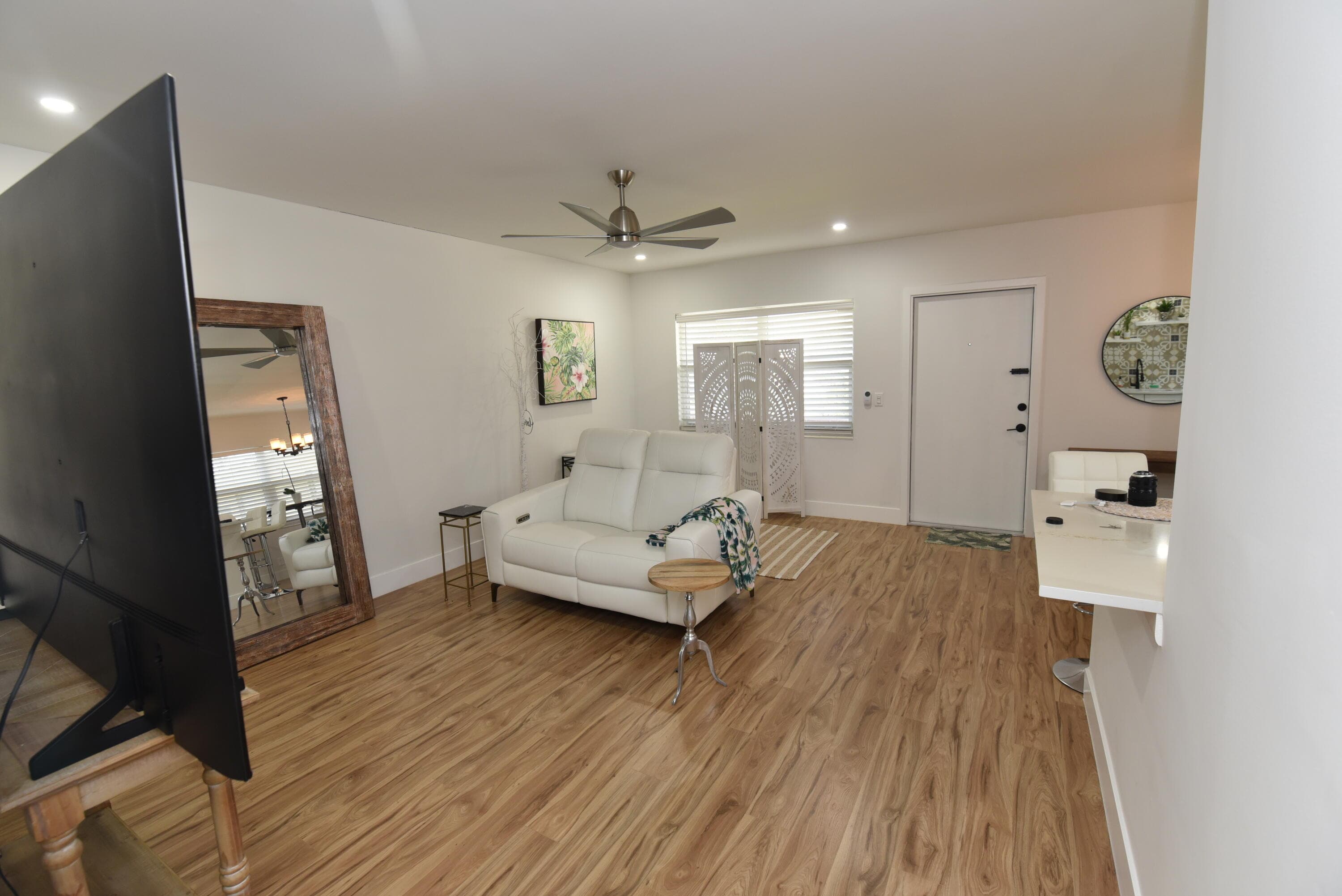 112 Salisbury E, West Palm Beach, FL 33417 — photo 8 of 41