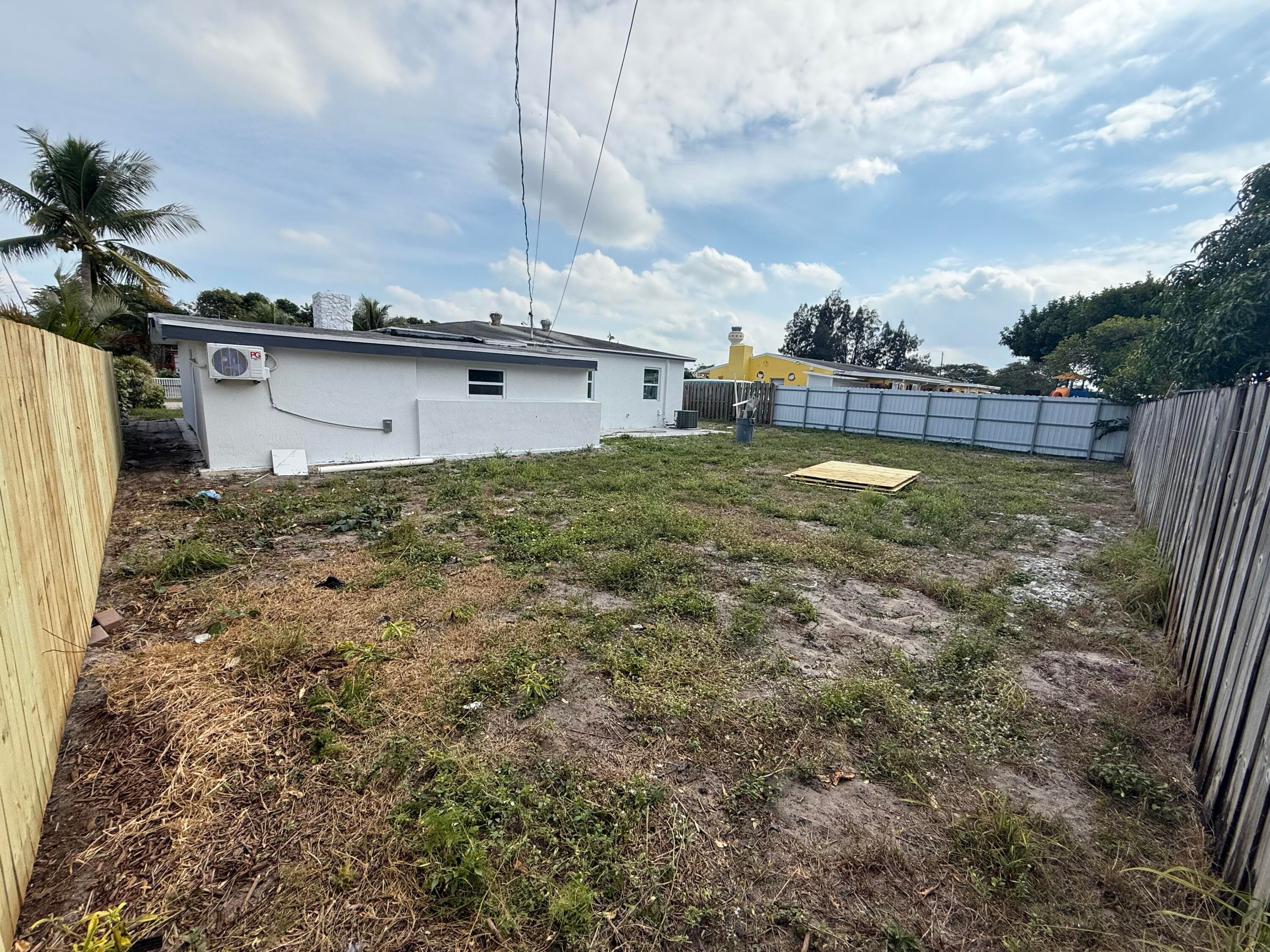 2353 S Beech Rd Road, West Palm Beach, FL 33409 — photo 4 of 16