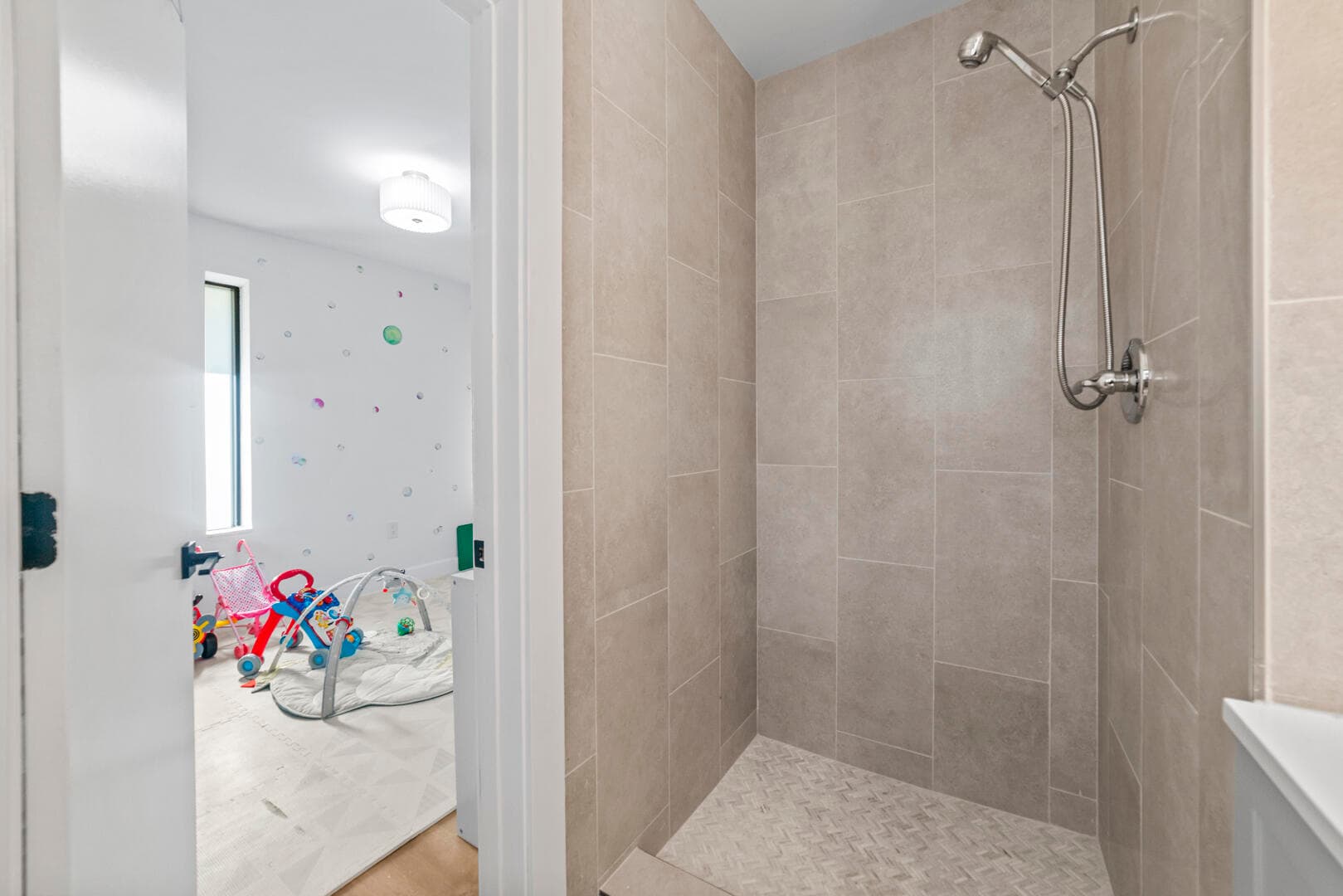 2451 NE 199th Street, Miami, FL 33180 — photo 34 of 48