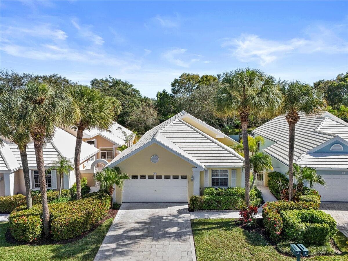 11 Dorchester Circle, Palm Beach Gardens, FL 33418 — photo 25 of 43