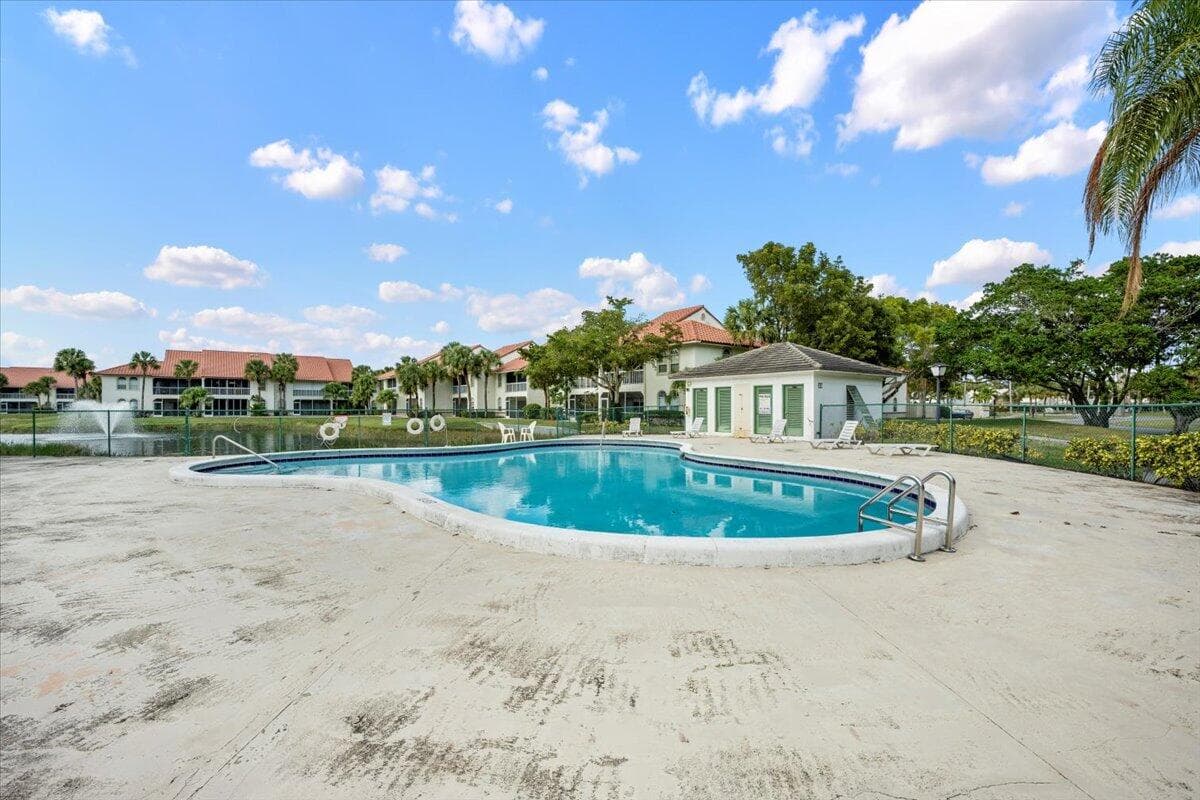 11 Dorchester Circle, Palm Beach Gardens, FL 33418 — photo 40 of 43