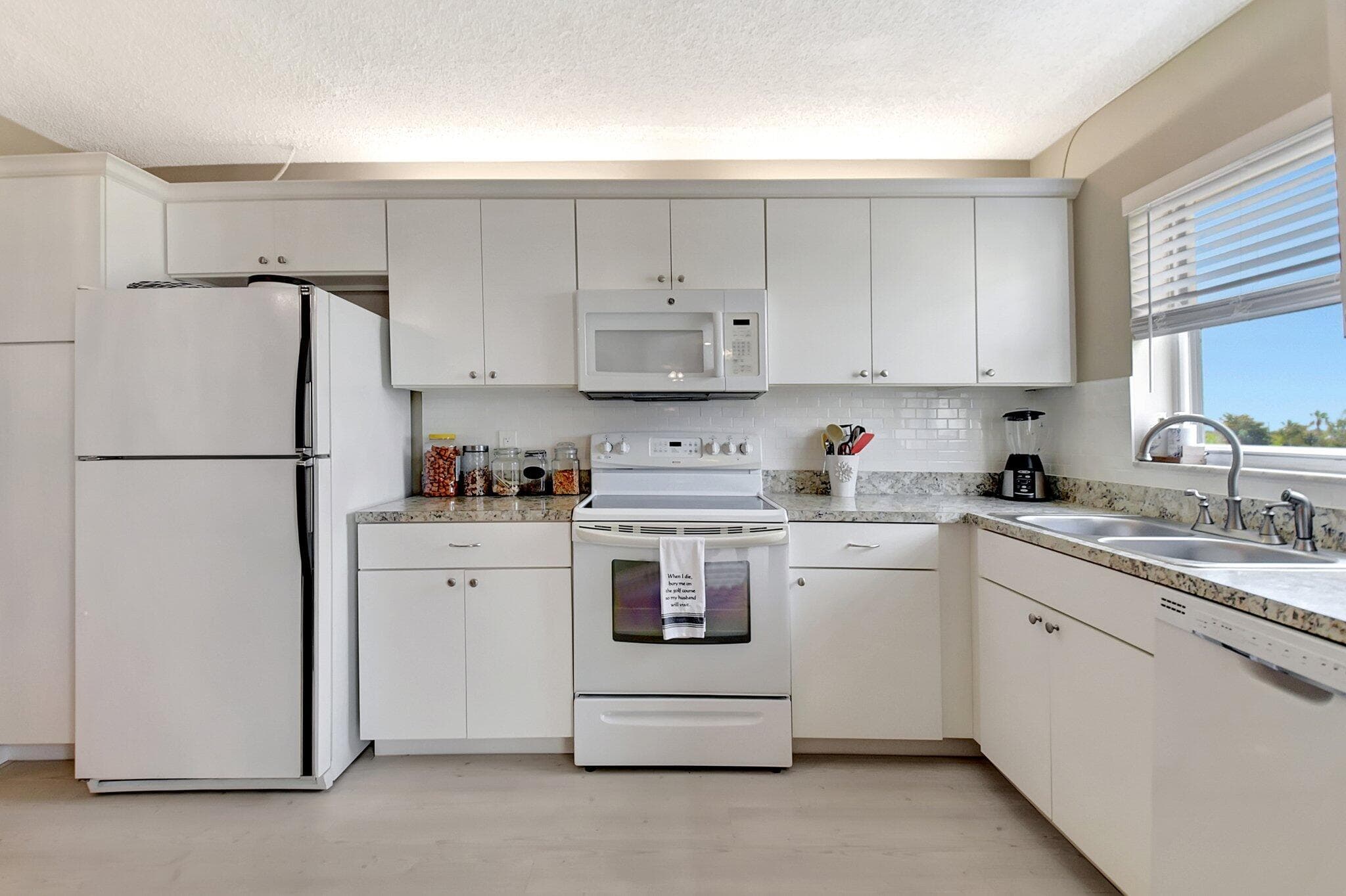 3951 Via Poinciana 415, Lake Worth, FL 33467 — photo 15 of 58