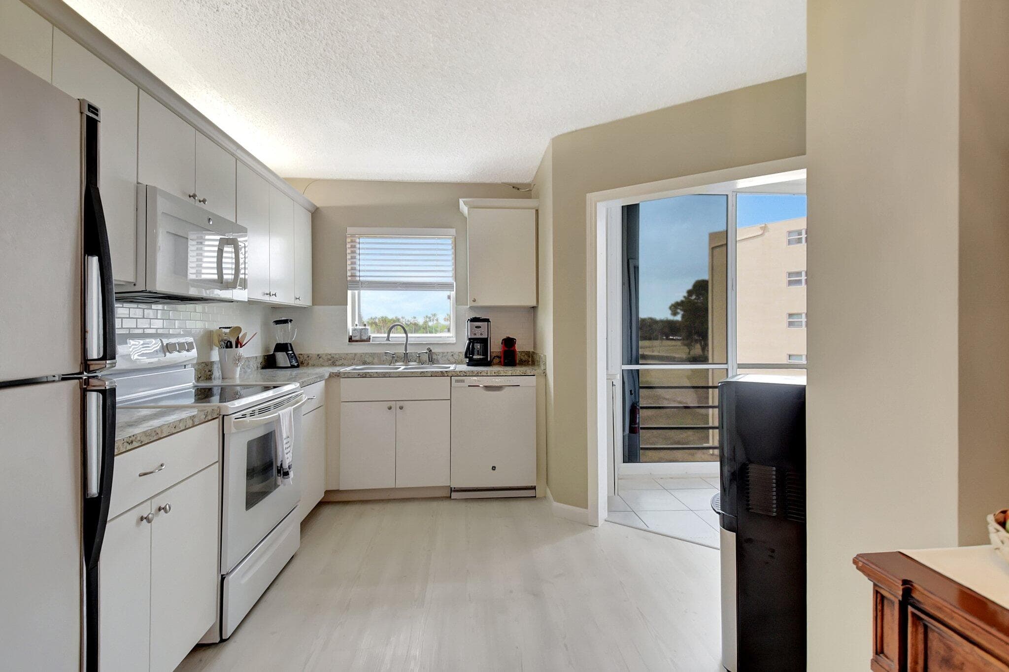 3951 Via Poinciana 415, Lake Worth, FL 33467 — photo 13 of 58