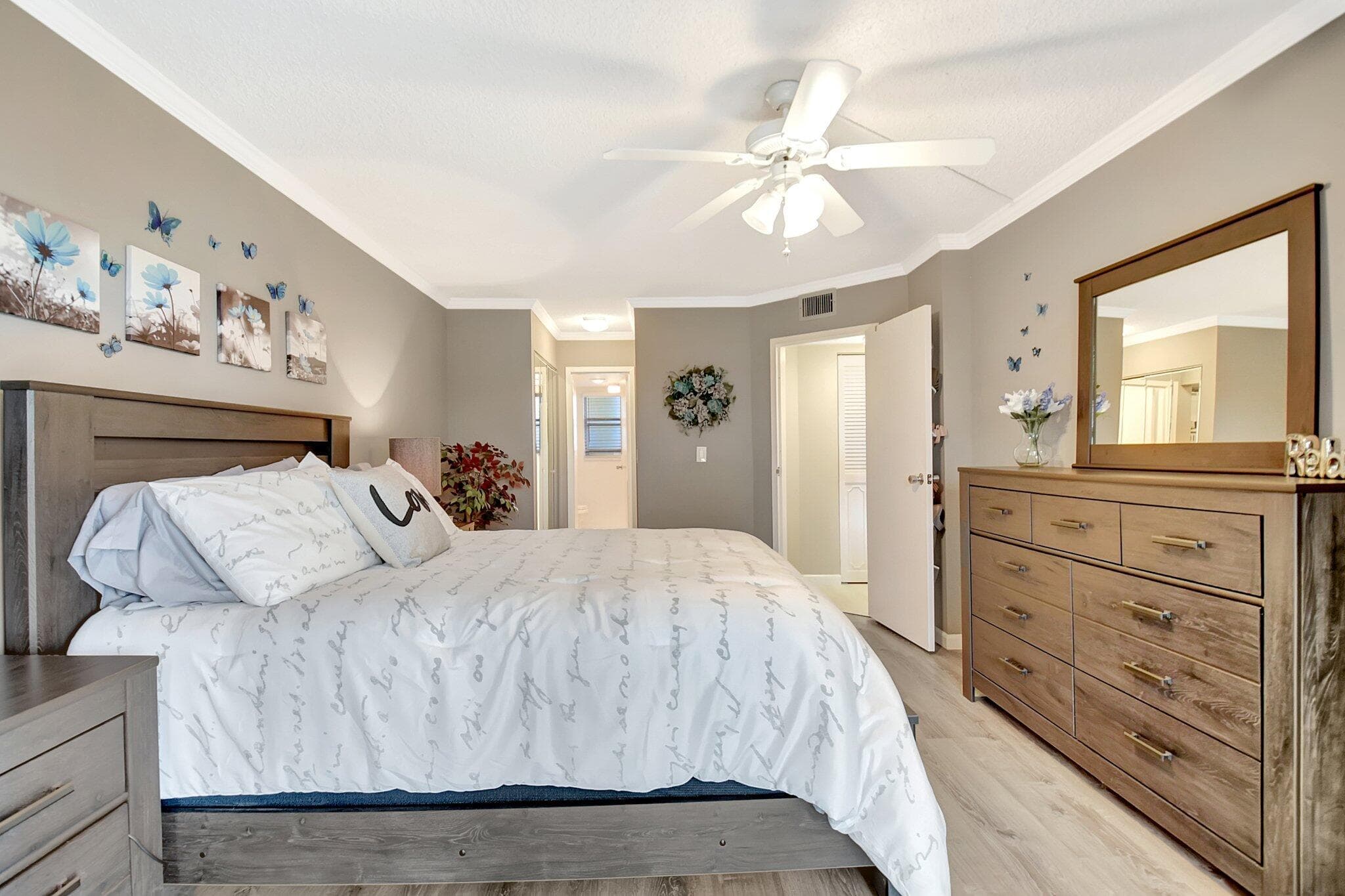 3951 Via Poinciana 415, Lake Worth, FL 33467 — photo 6 of 58