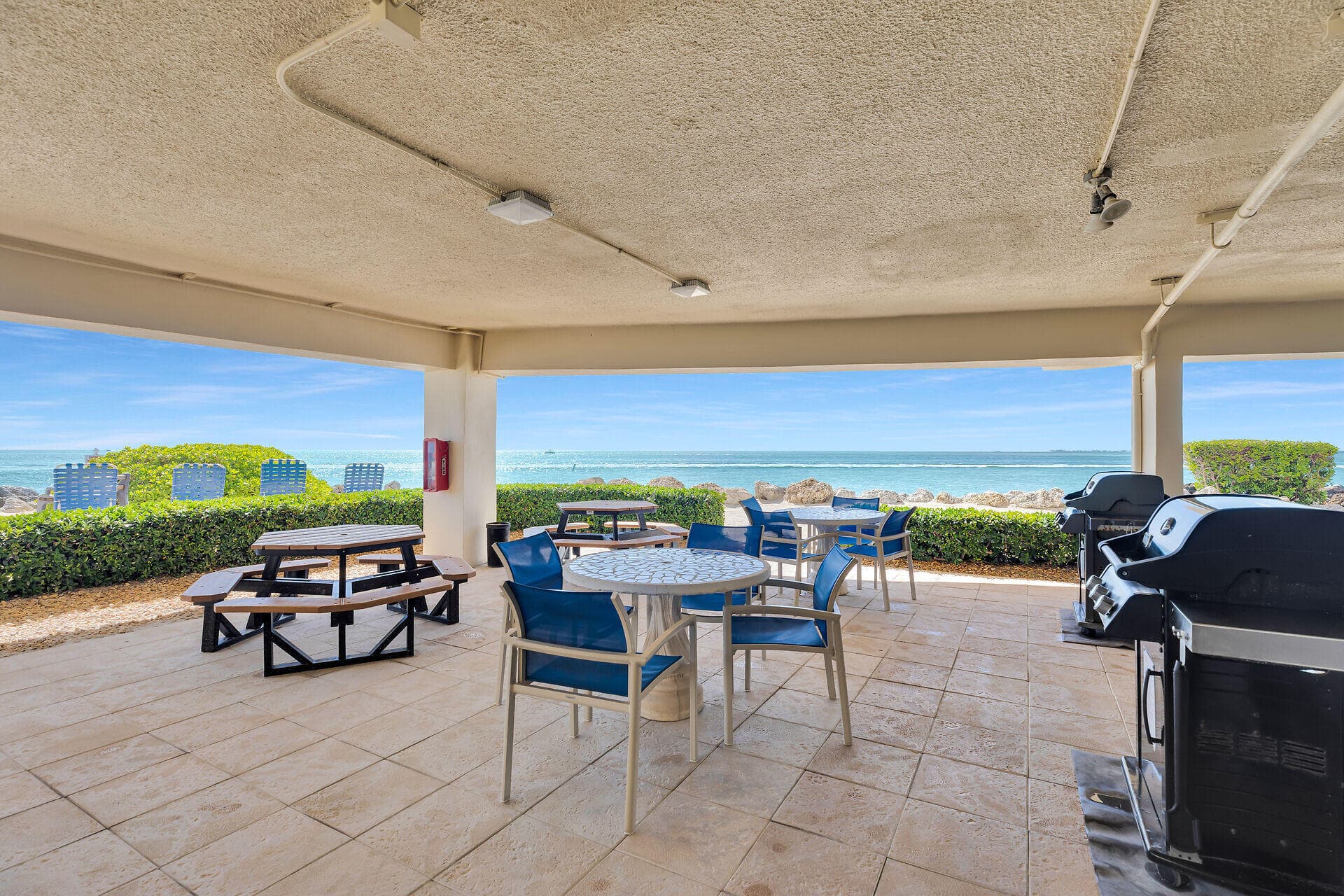 1133 W Ocean Drive 17, Key Colony Beach, FL 33050 — photo 39 of 50