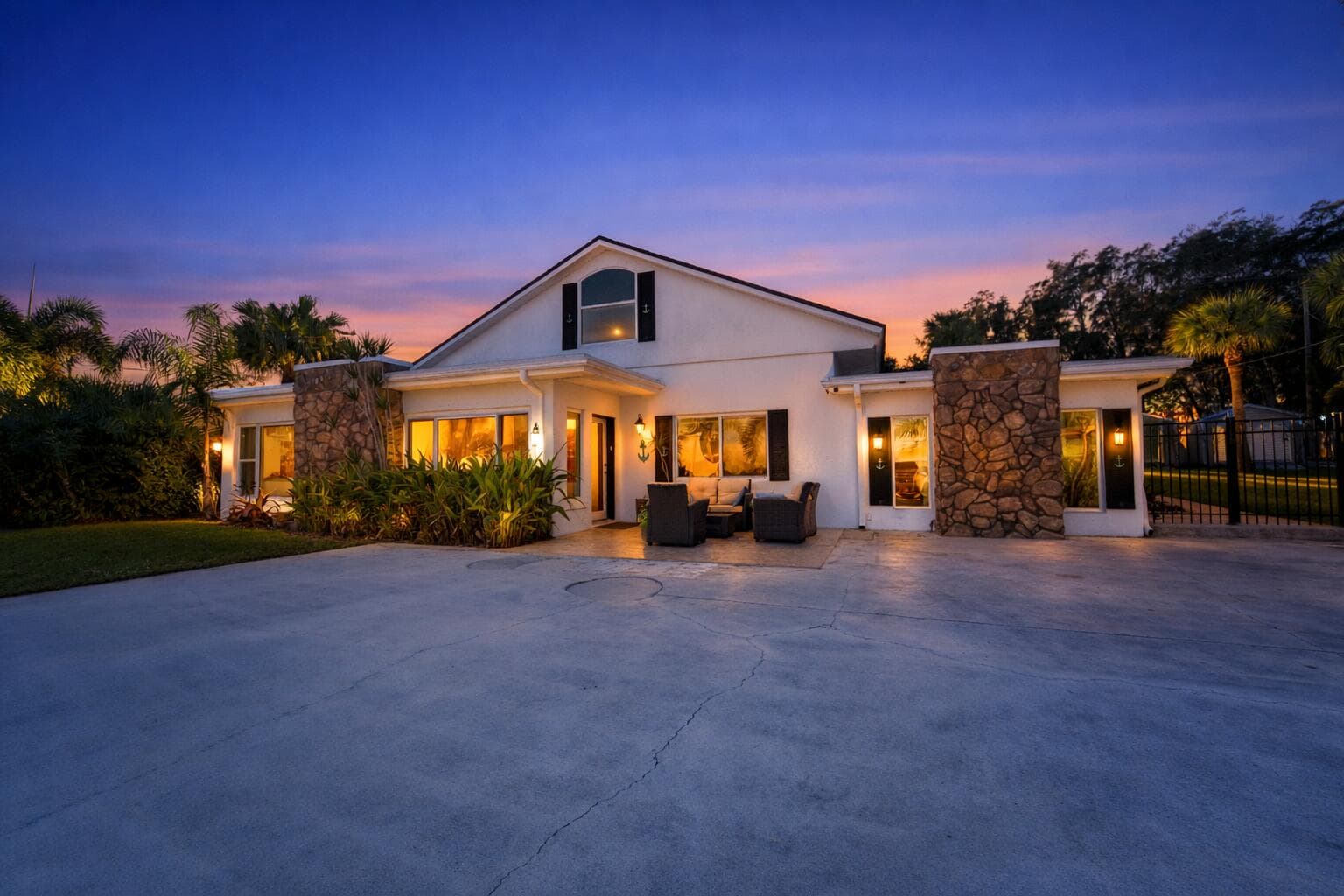 4751 S Indian River Drive, Fort Pierce, FL 34982 — photo 8 of 61