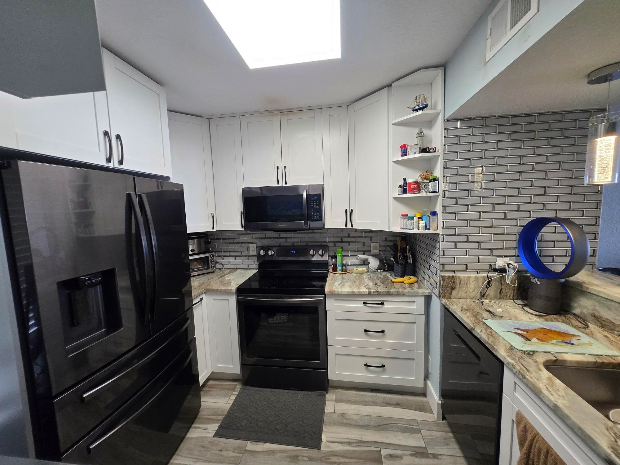1105 Lake Shore Drive 102, Lake Park, FL 33403 — photo 5 of 23