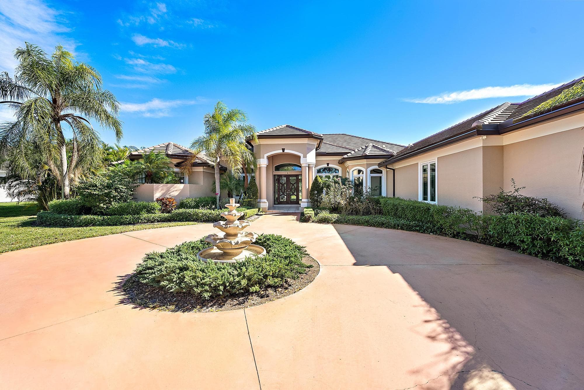 8480 Man O War Road, Palm Beach Gardens, FL 33418 — photo 34 of 45