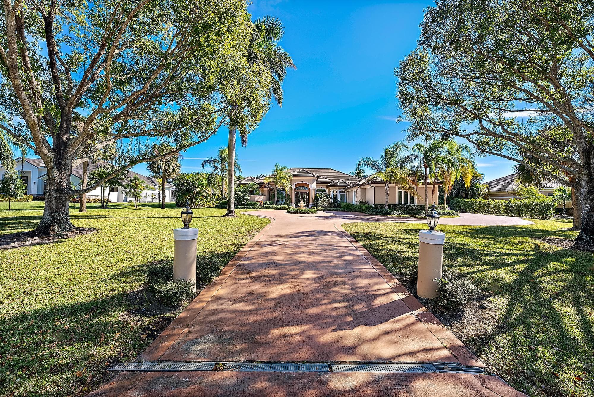 8480 Man O War Road, Palm Beach Gardens, FL 33418 — photo 33 of 45