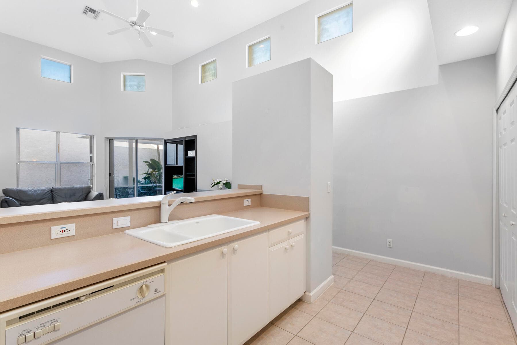 7701 Cardinal Court, West Palm Beach, FL 33412 — photo 12 of 38