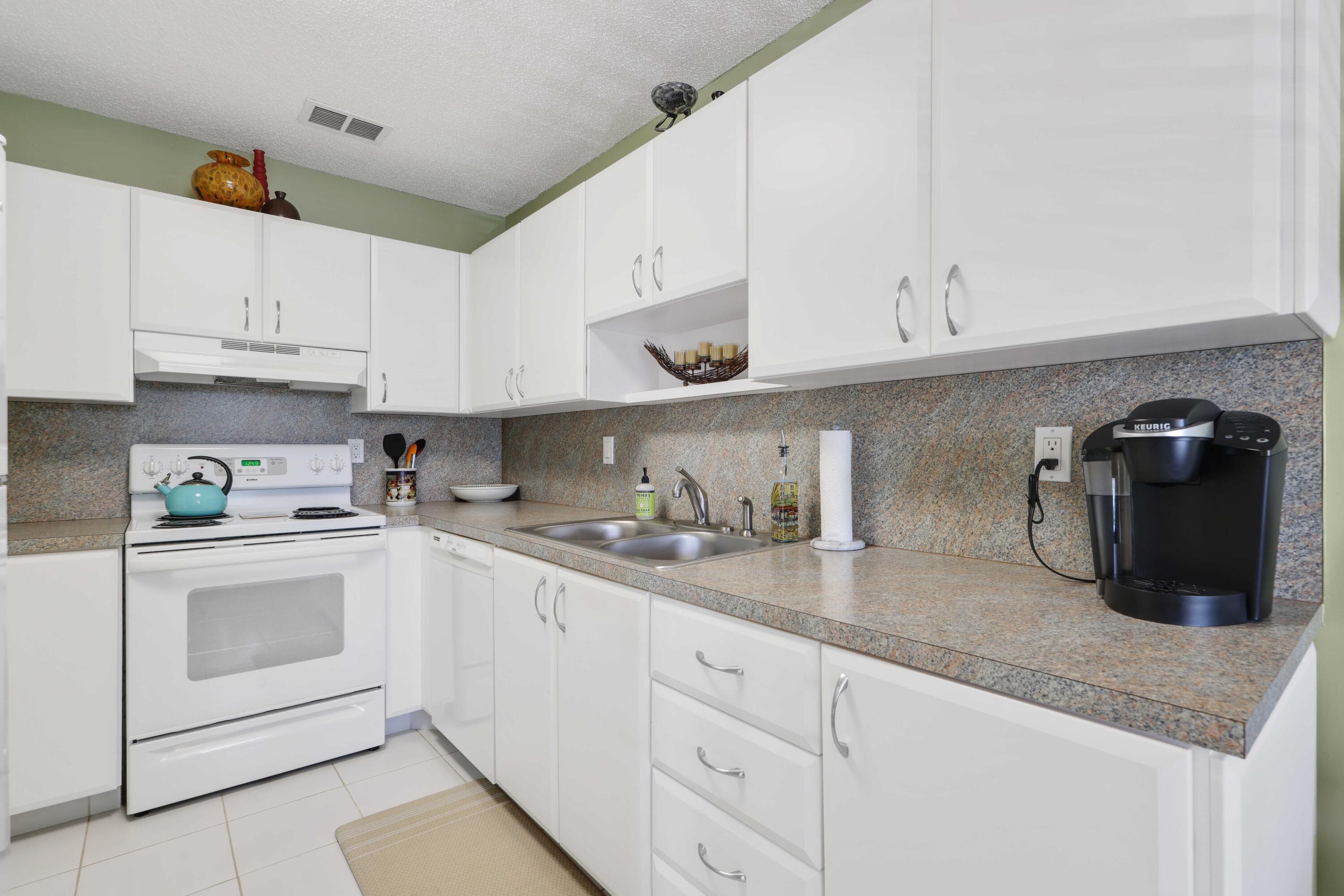 13757 Flora Place E, Delray Beach, FL 33484 — photo 15 of 60