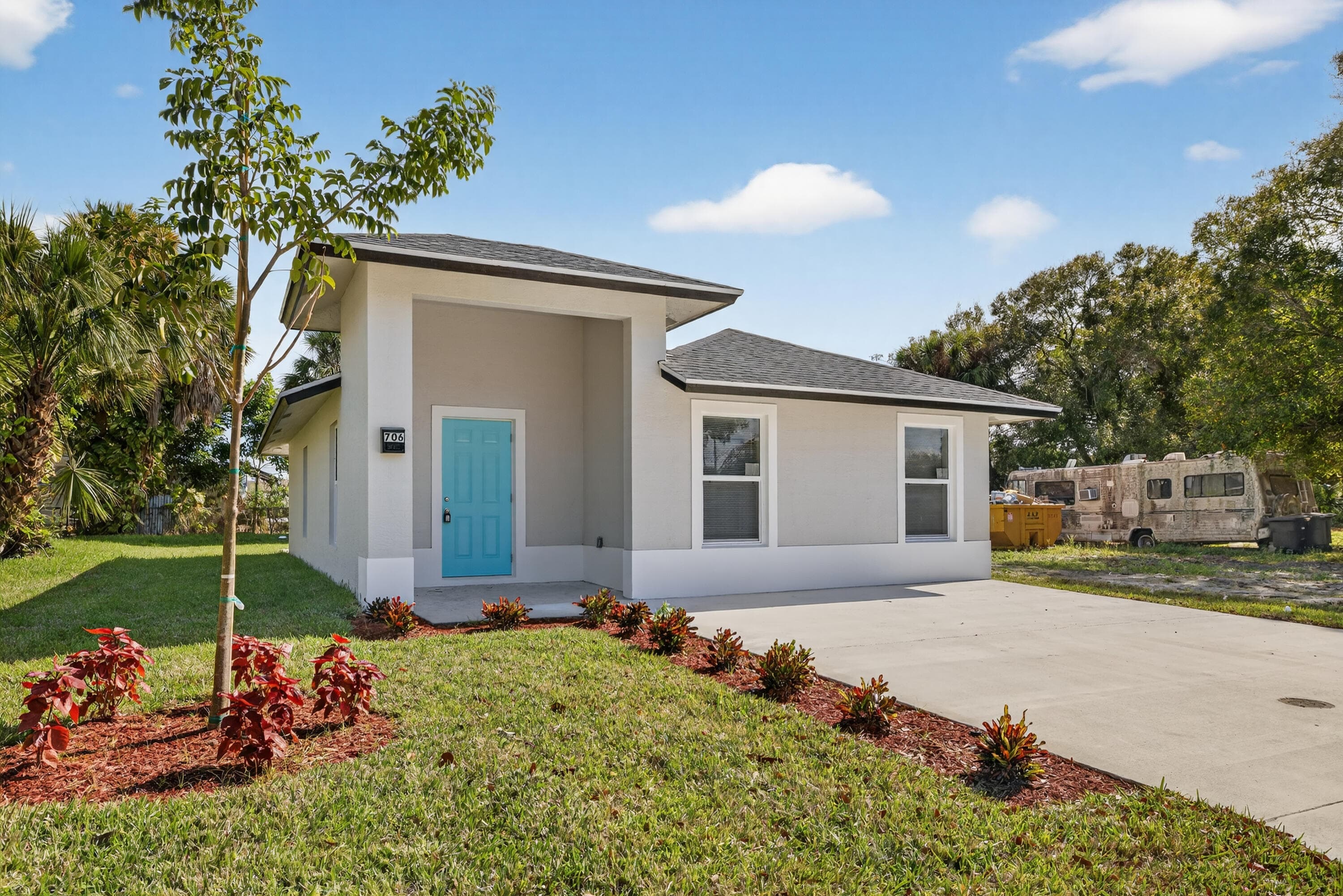 706 Dundas Court, Fort Pierce, FL 34950 — photo 3 of 37
