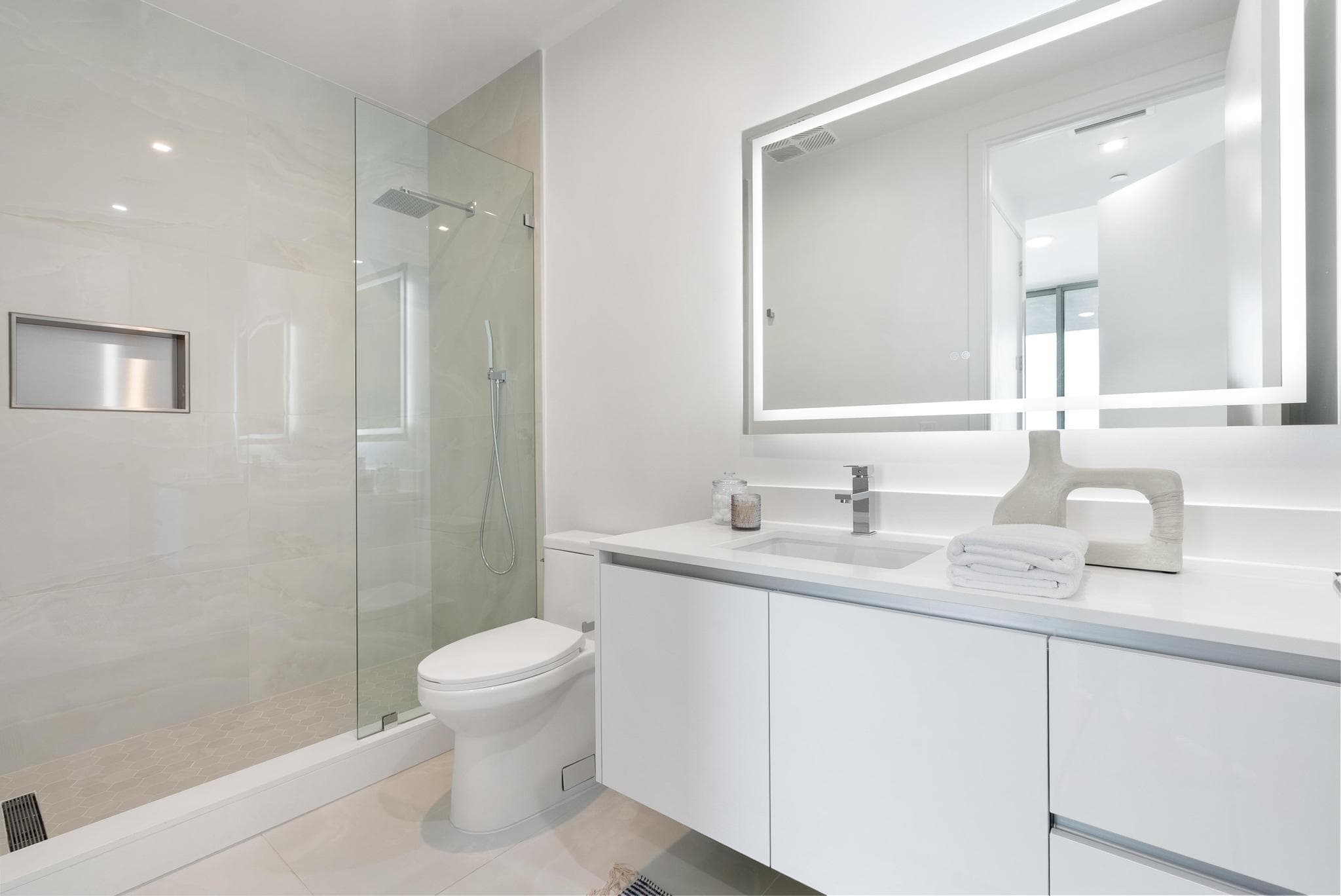 220 Lake Shore Drive 817, Lake Park, FL 33403 — photo 13 of 27