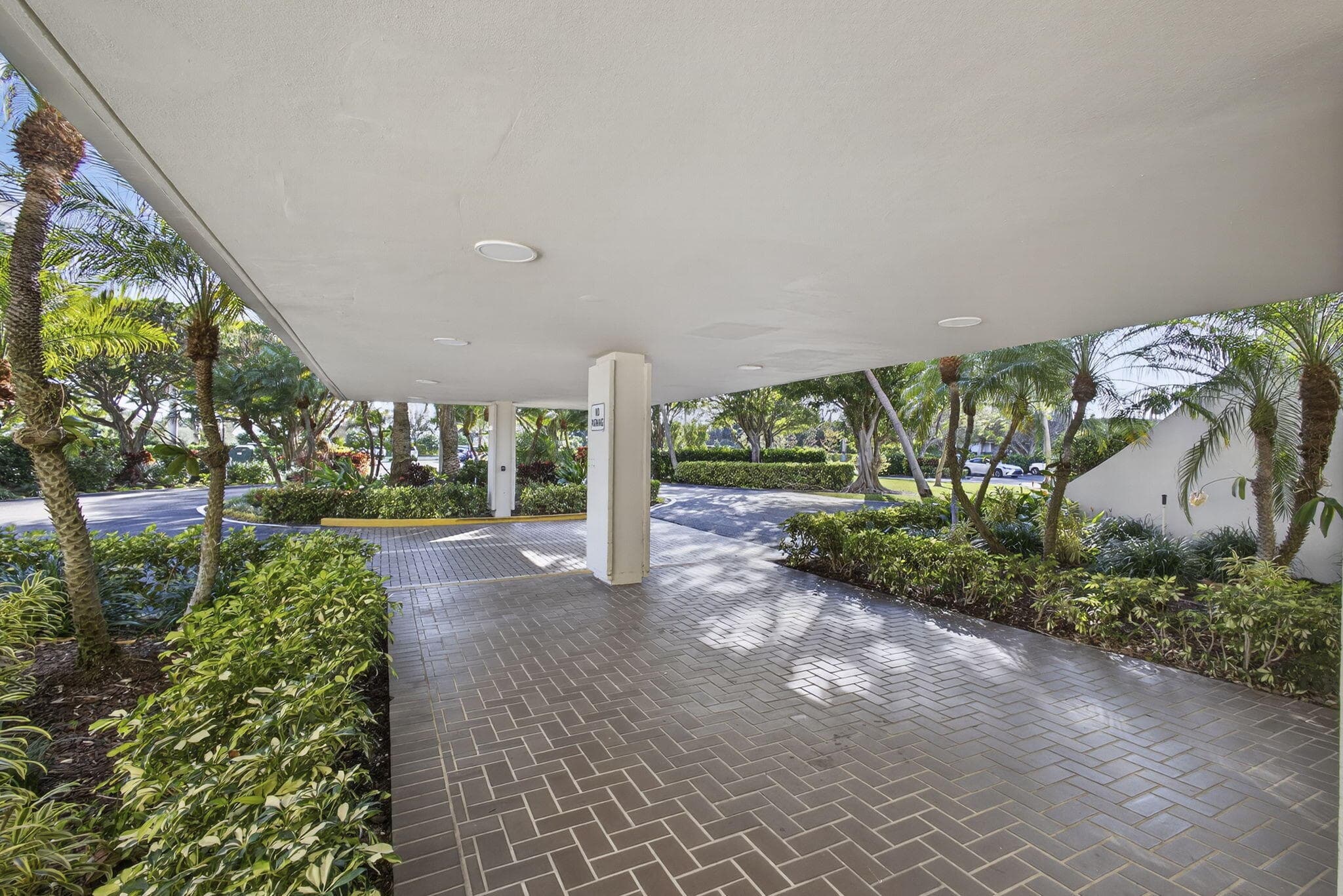 2400 Presidential Way 1606, West Palm Beach, FL 33401 — photo 46 of 58