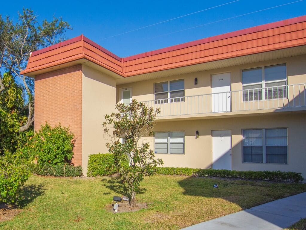 100 Spring Lake Drive 107, Vero Beach, FL 32962 — photo 6 of 27