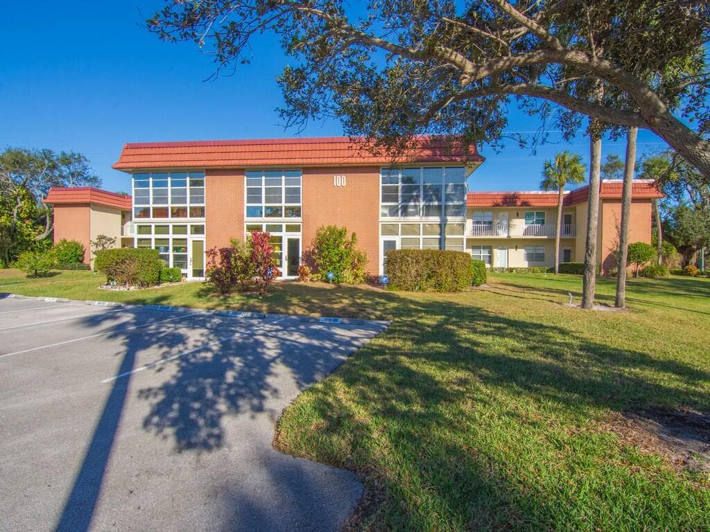 100 Spring Lake Drive 107, Vero Beach, FL 32962 — photo 1 of 27