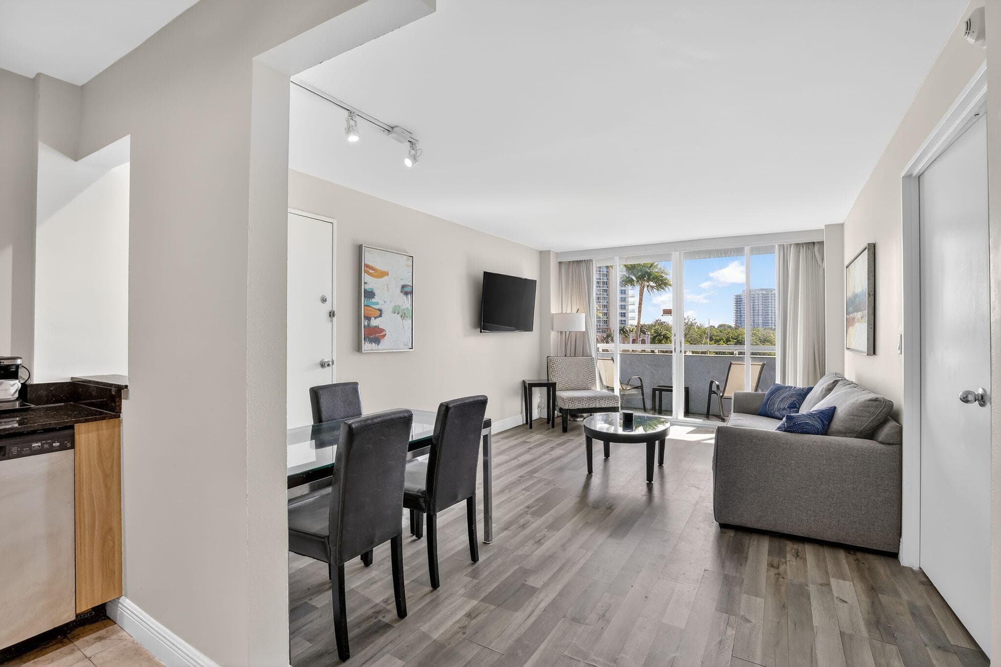 2670 E Sunrise Boulevard 320, Fort Lauderdale, FL 33304 — photo 2 of 54