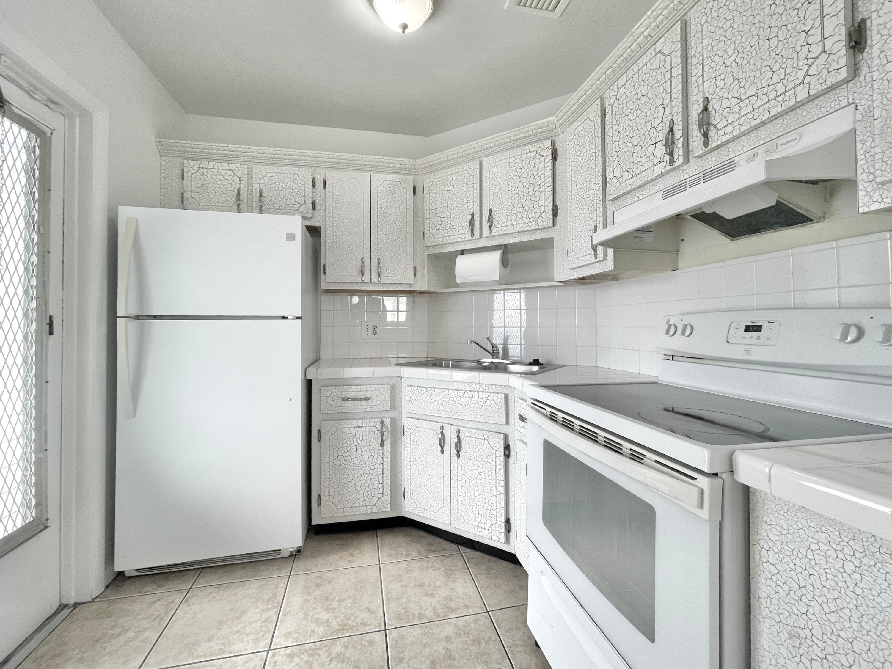 1021 Crystal Lake Drive 315, Deerfield Beach, FL 33064 — photo 10 of 27