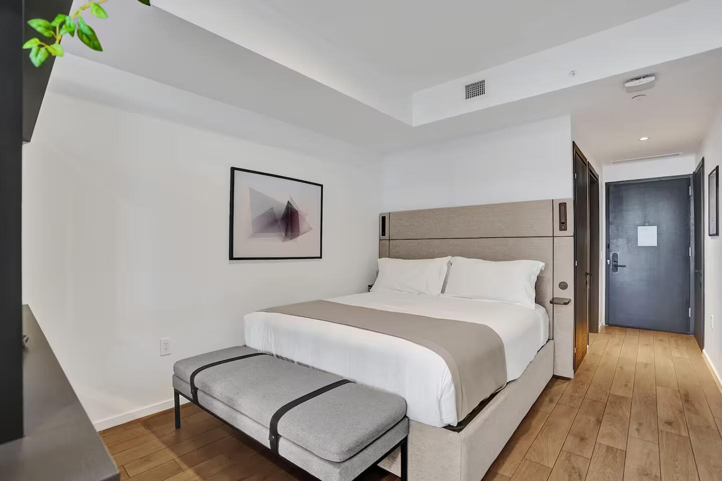 398 NE 5th Street 2403, Miami, FL 33132 — photo 7 of 33