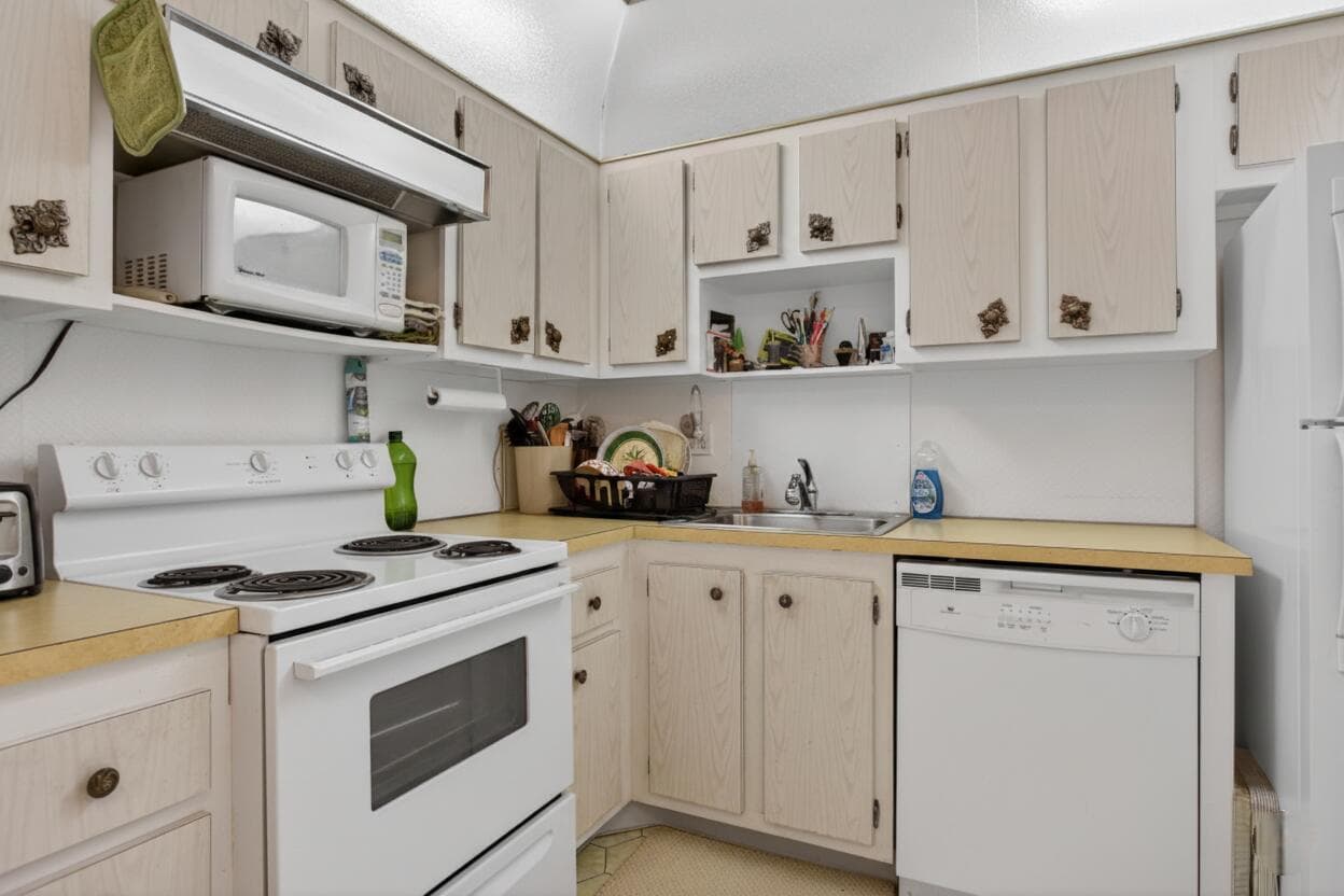 4751 NW 21st Street 417, Lauderhill, FL 33313 — photo 2 of 30