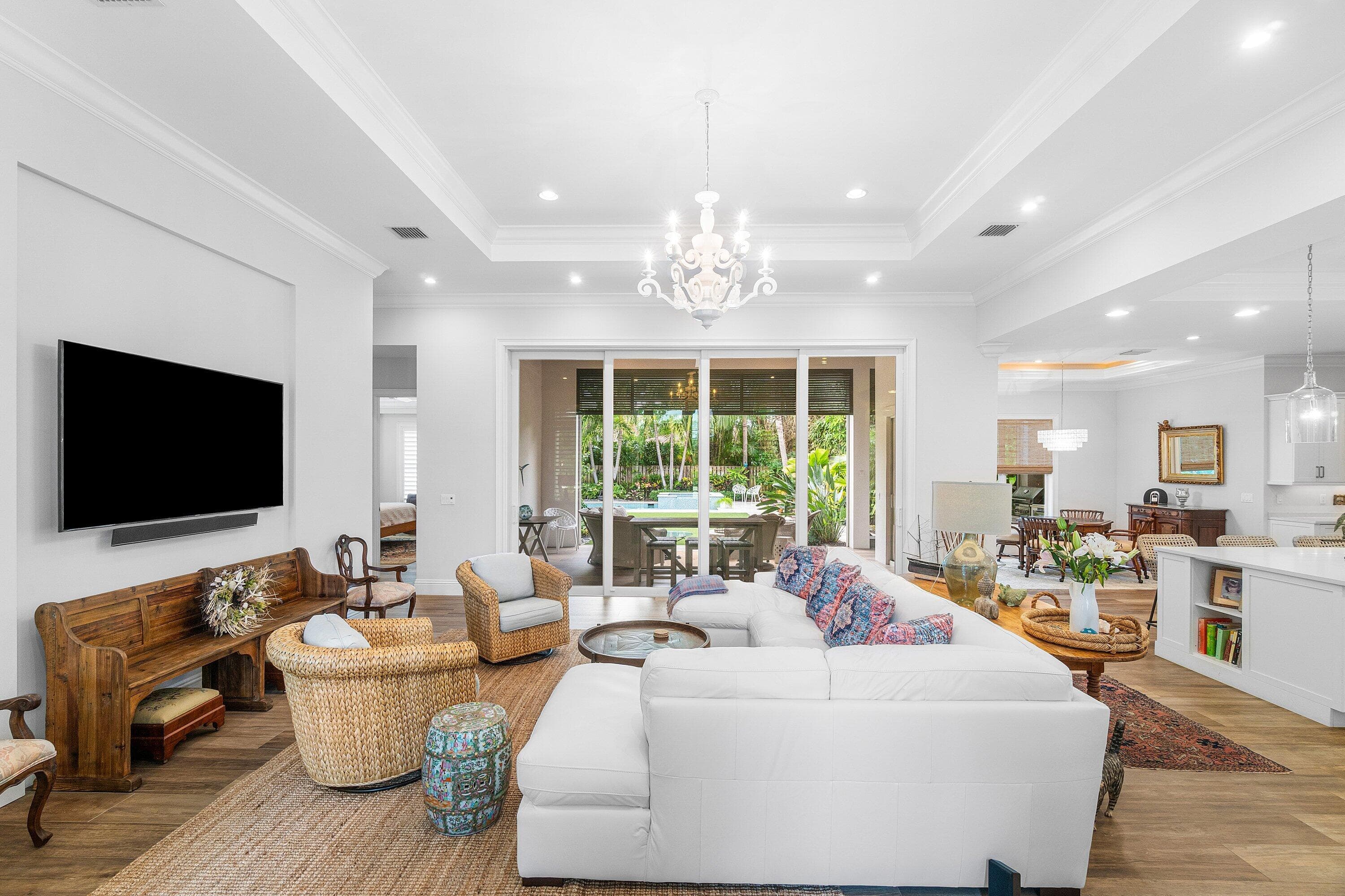 135 Dixie Boulevard, Delray Beach, FL 33444 — photo 4 of 51