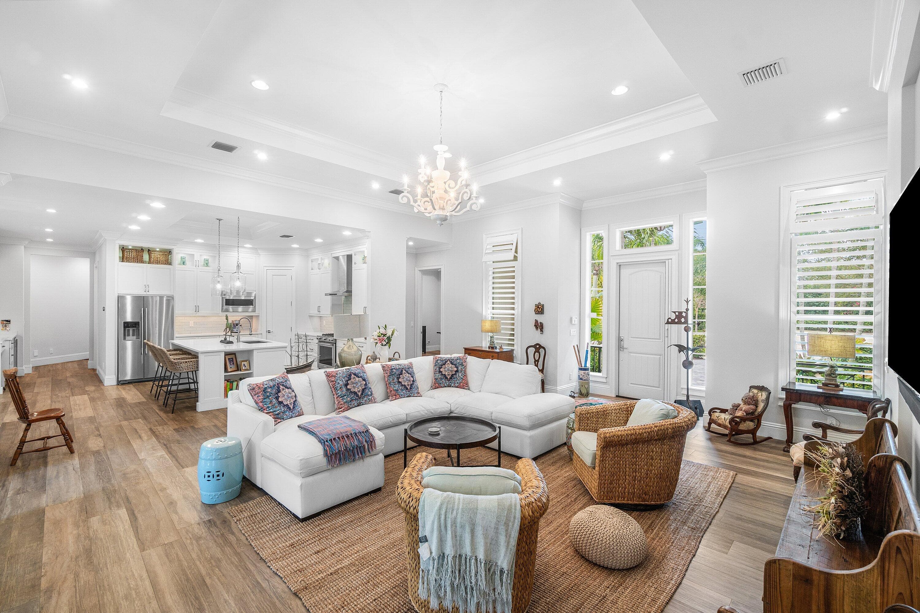 135 Dixie Boulevard, Delray Beach, FL 33444 — photo 9 of 51