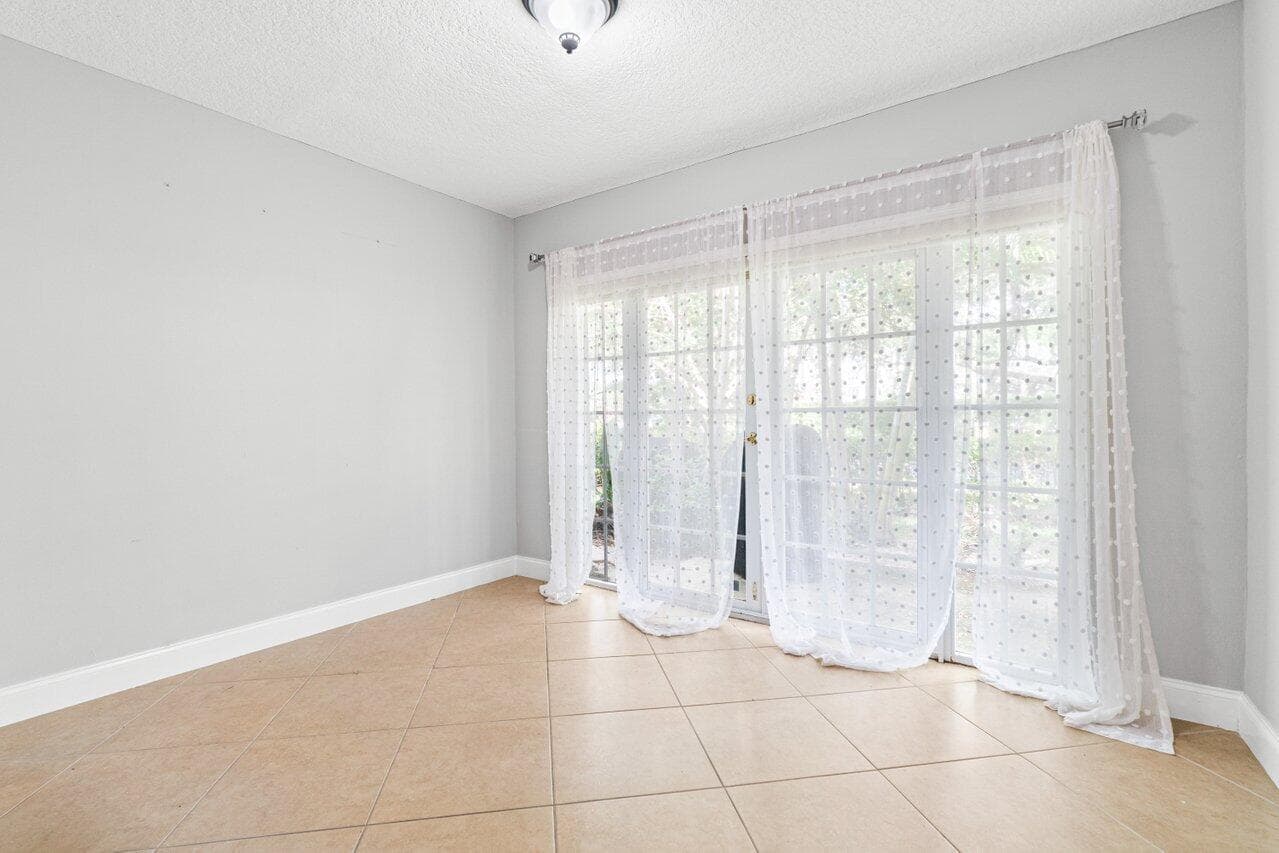 17064 Boca Club Boulevard 3, Boca Raton, FL 33487 — photo 10 of 34
