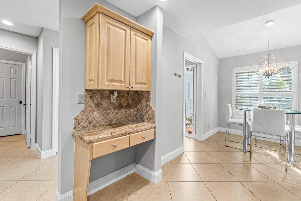 17064 Boca Club Boulevard 3, Boca Raton, FL 33487 — photo 15 of 34