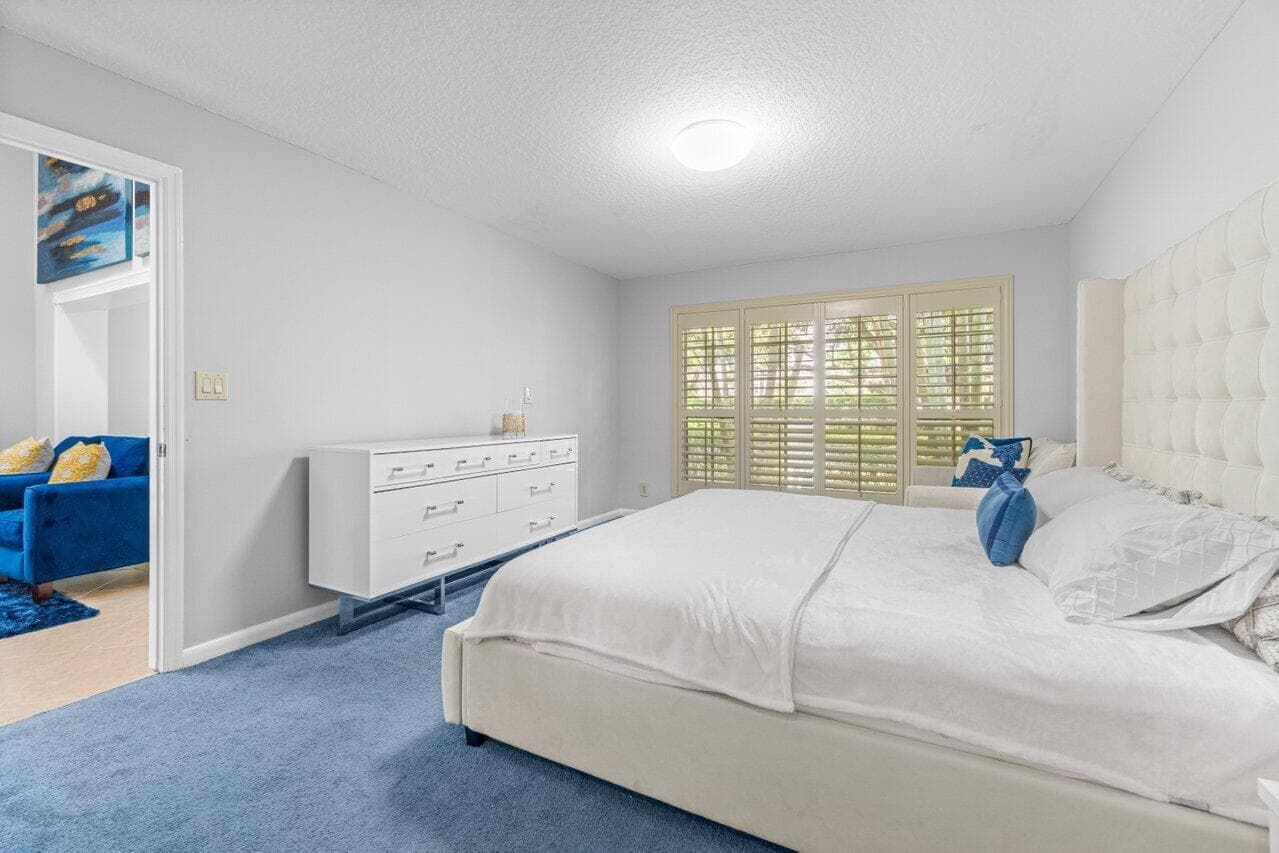 17064 Boca Club Boulevard 3, Boca Raton, FL 33487 — photo 23 of 34