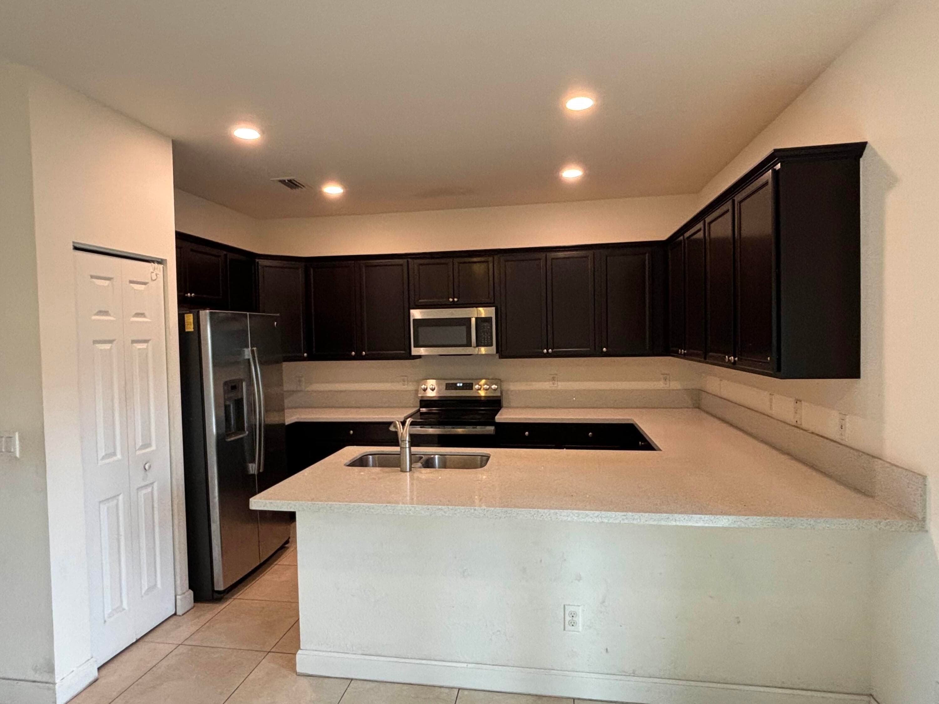 4323 Braxton Avenue, West Palm Beach, FL 33417 — photo 3 of 11