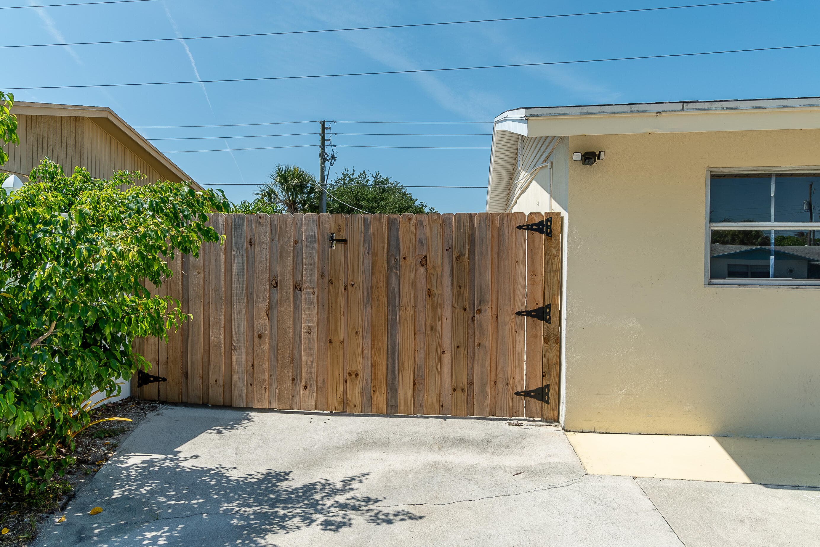 1416 W Hardee Street, Lantana, FL 33462 — photo 4 of 41