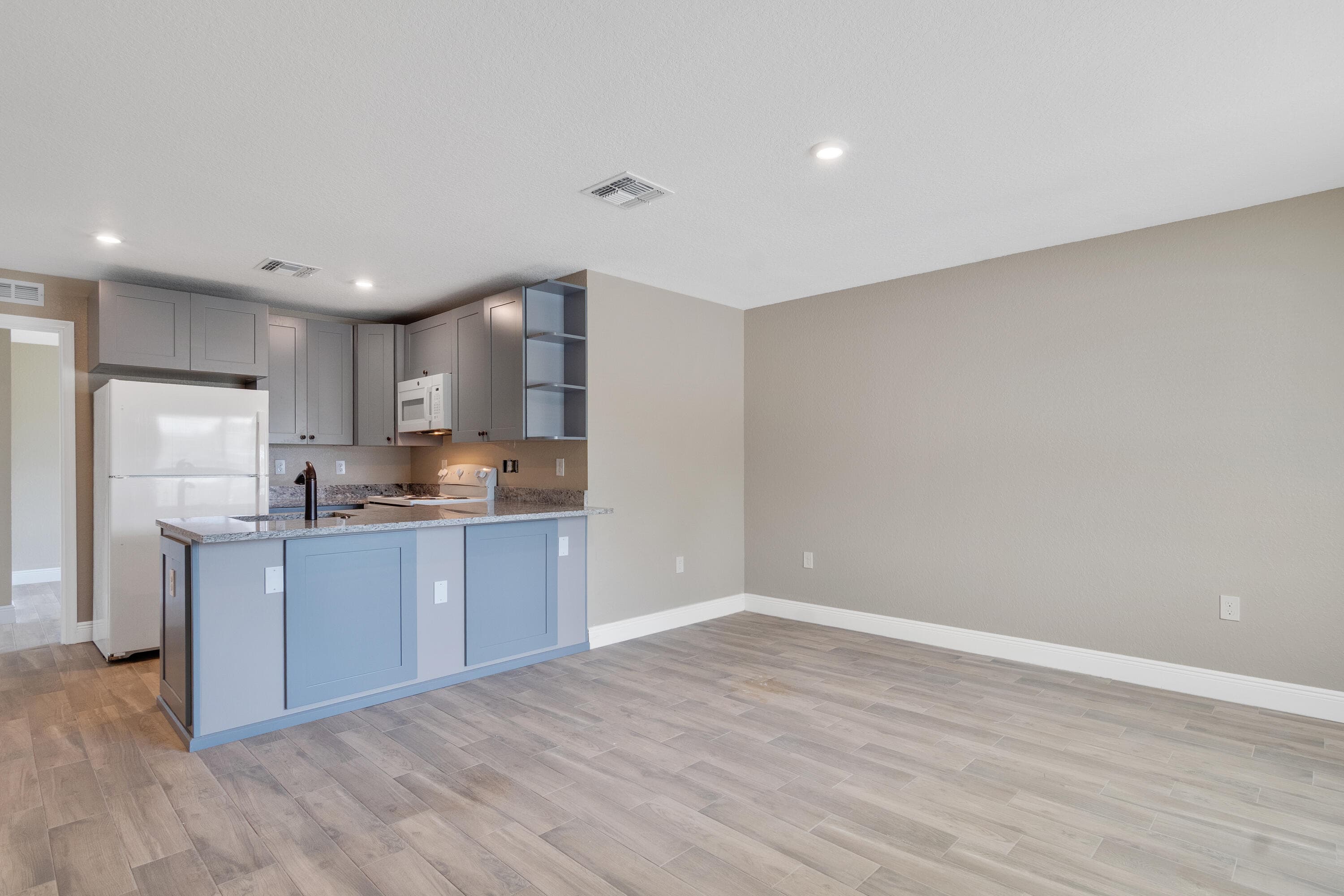 1405 Avenue G Apt A, Fort Pierce, FL 34950 — photo 8 of 30