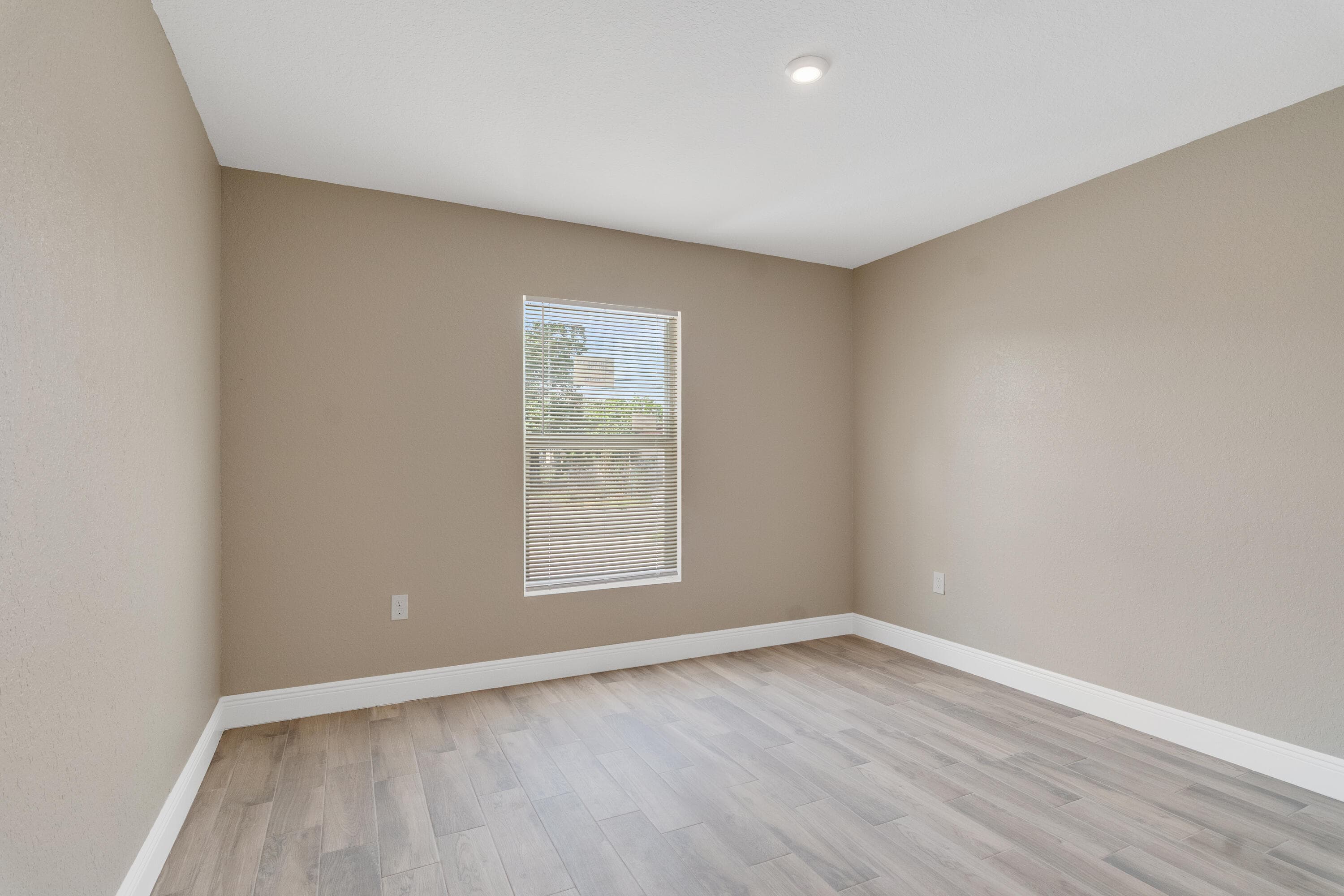 1405 Avenue G Apt A, Fort Pierce, FL 34950 — photo 15 of 30