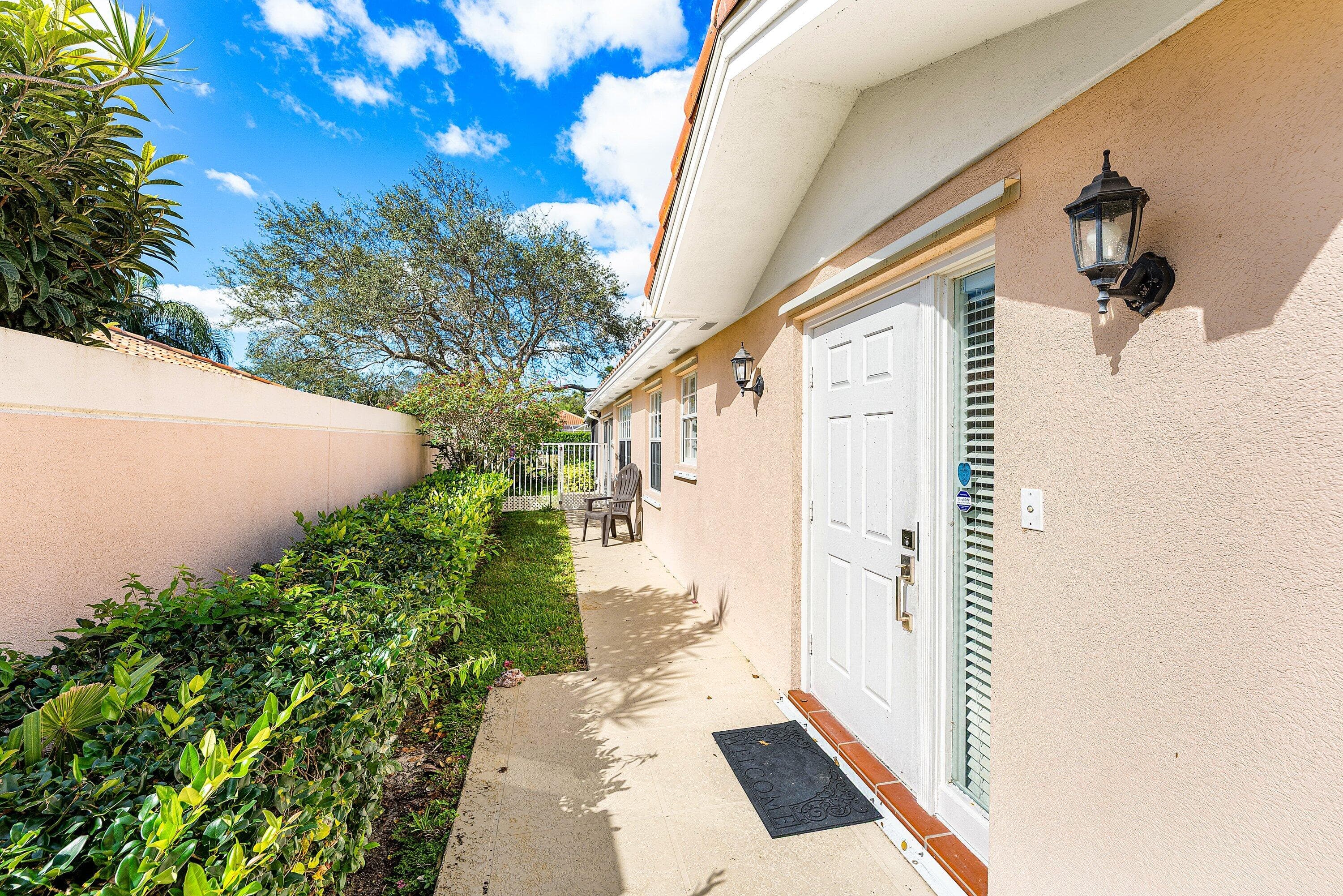 2841 Livingston Lane, West Palm Beach, FL 33411 — photo 3 of 43