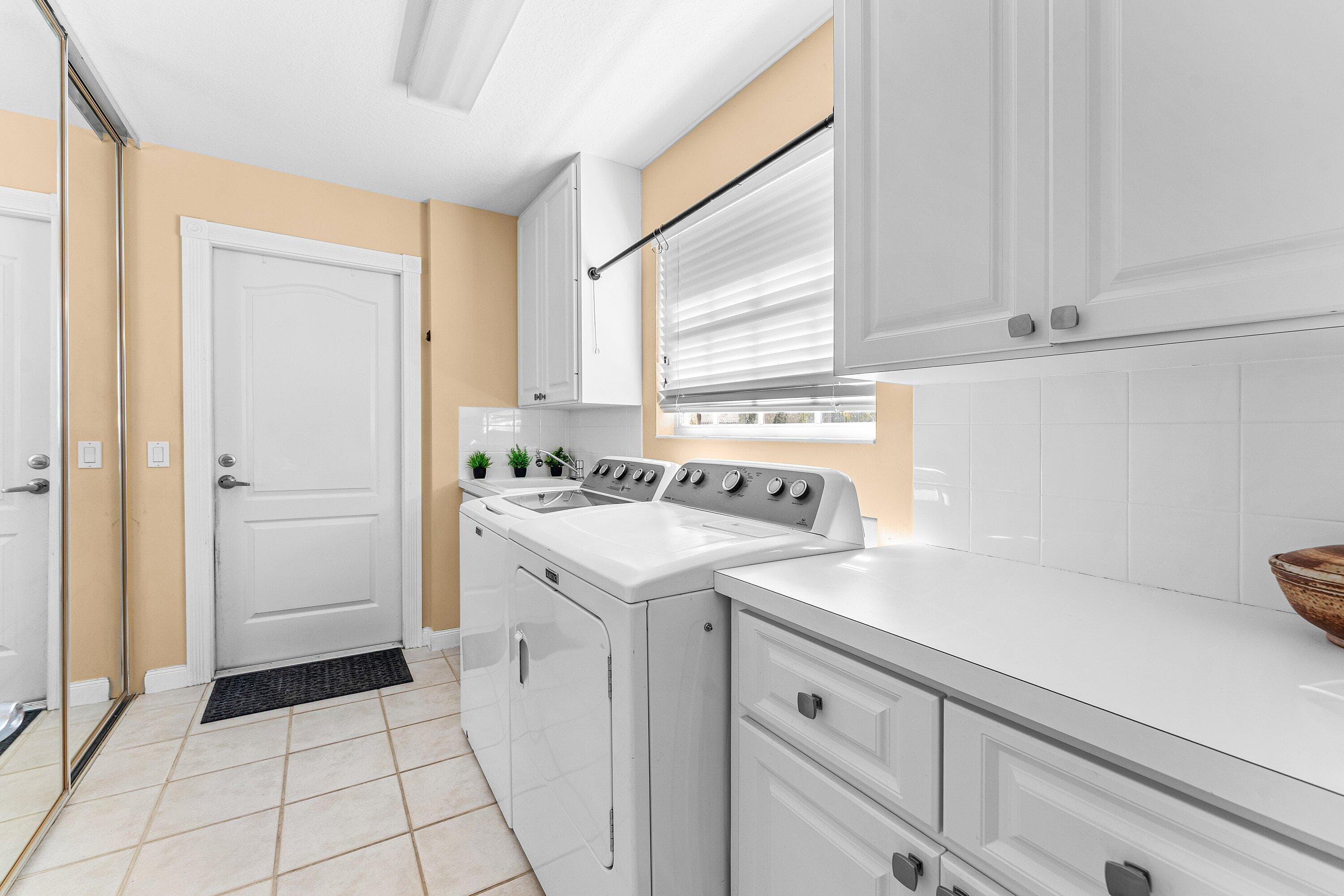 2841 Livingston Lane, West Palm Beach, FL 33411 — photo 14 of 43