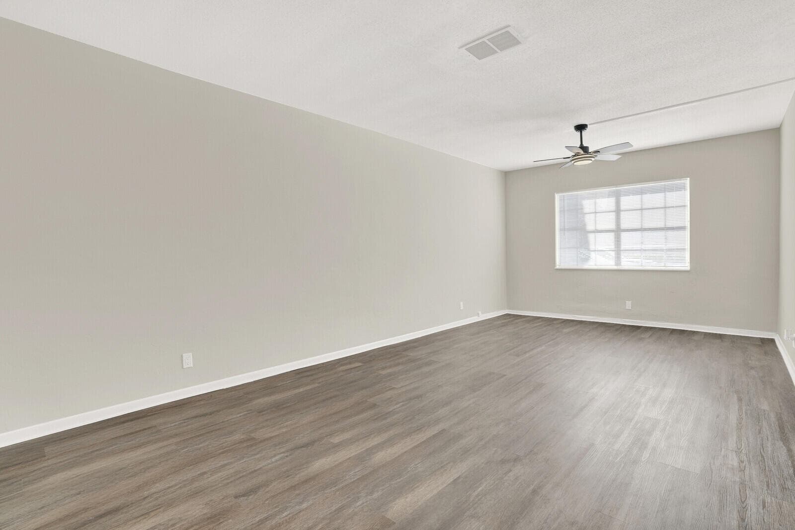 299 SW 7th Street 1040, Boca Raton, FL 33432 — photo 5 of 32
