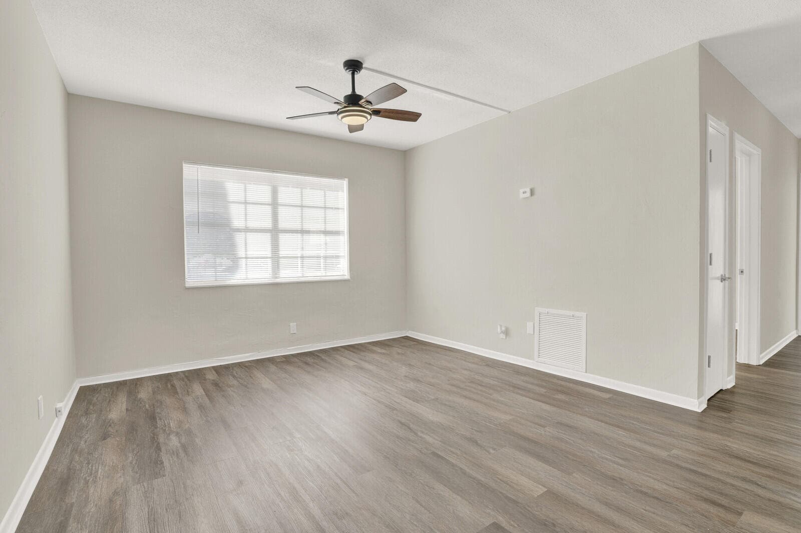 299 SW 7th Street 1040, Boca Raton, FL 33432 — photo 6 of 32