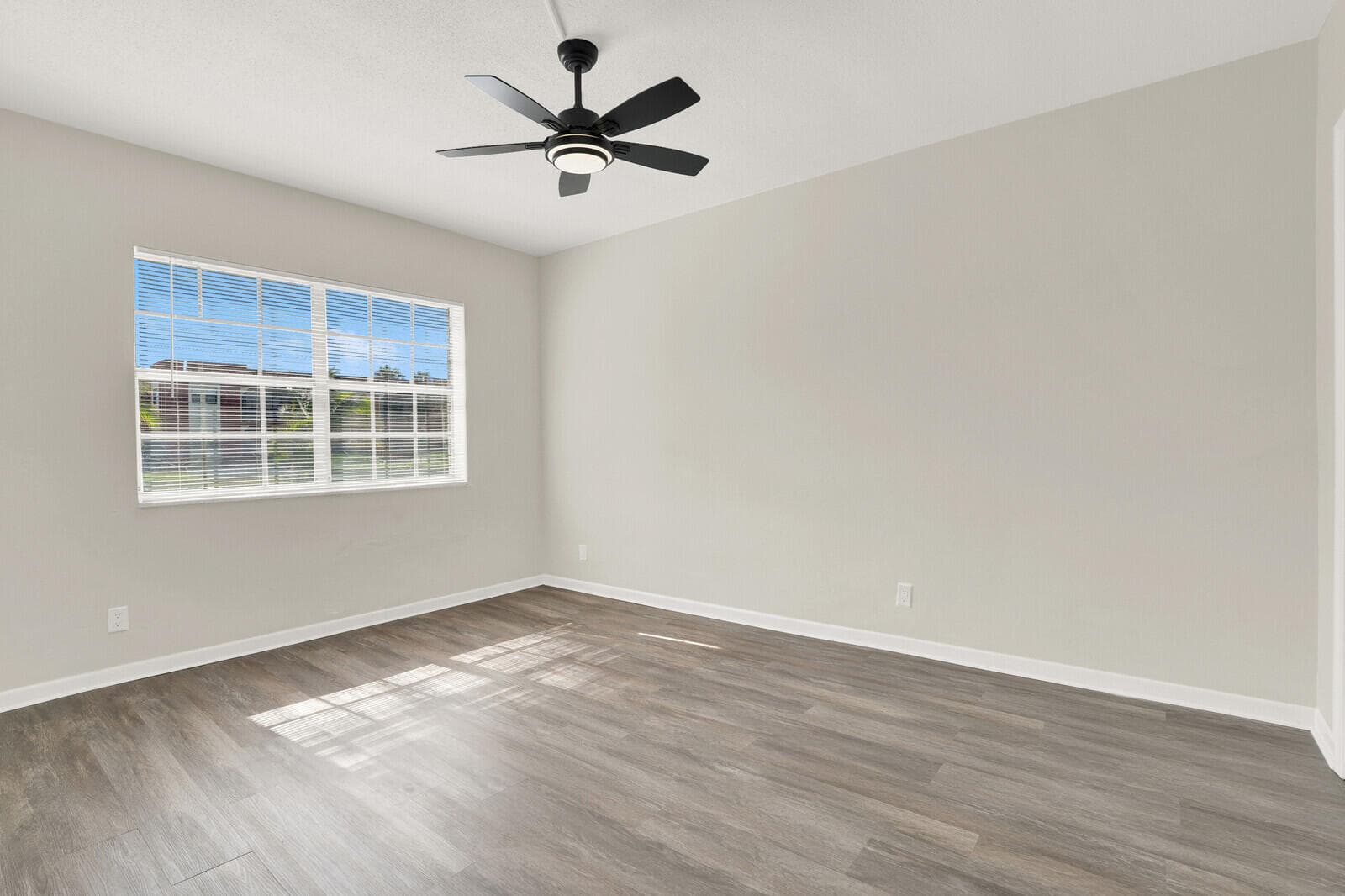 299 SW 7th Street 1040, Boca Raton, FL 33432 — photo 14 of 32