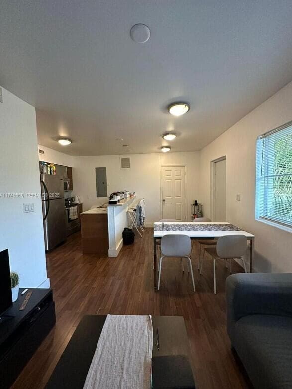 7025 Rue Granville, Miami Beach, FL 33141 — photo 4 of 14