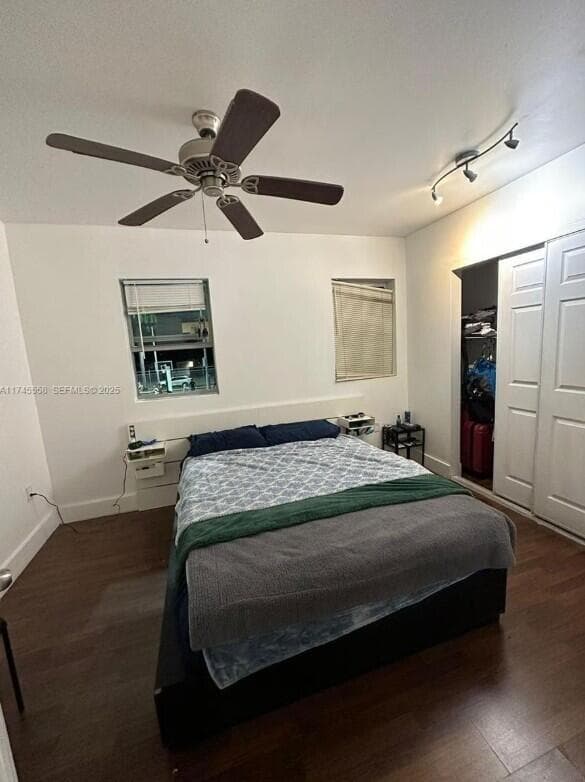 7025 Rue Granville, Miami Beach, FL 33141 — photo 11 of 14