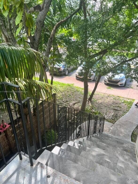 7035 Rue Granville, Miami Beach, FL 33141 — photo 3 of 12