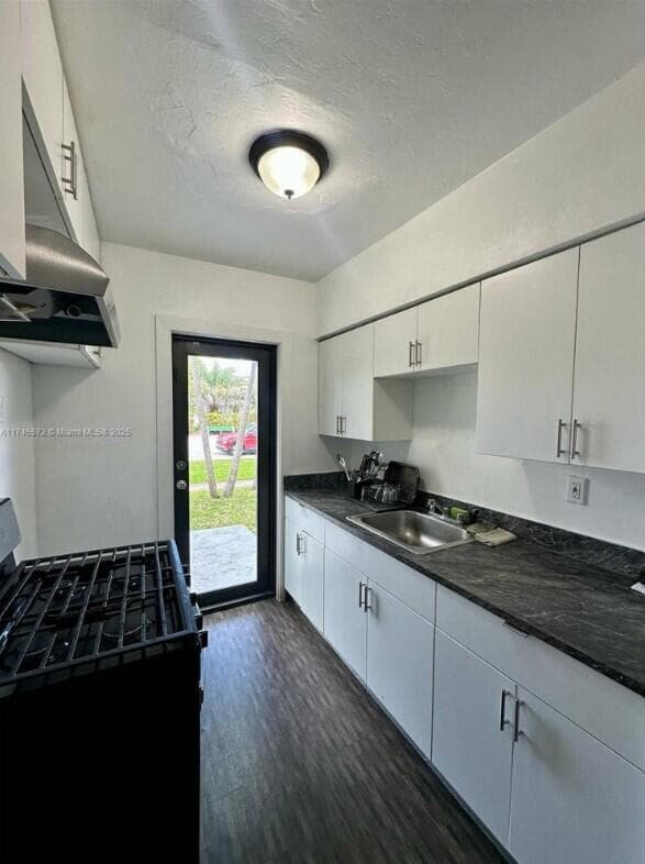 7035 Rue Granville, Miami Beach, FL 33141 — photo 5 of 12