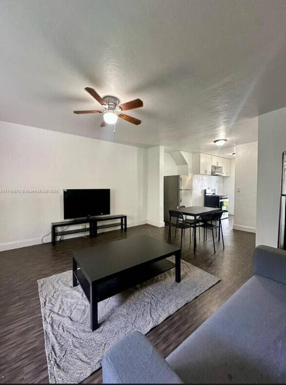 7035 Rue Granville, Miami Beach, FL 33141 — photo 7 of 12