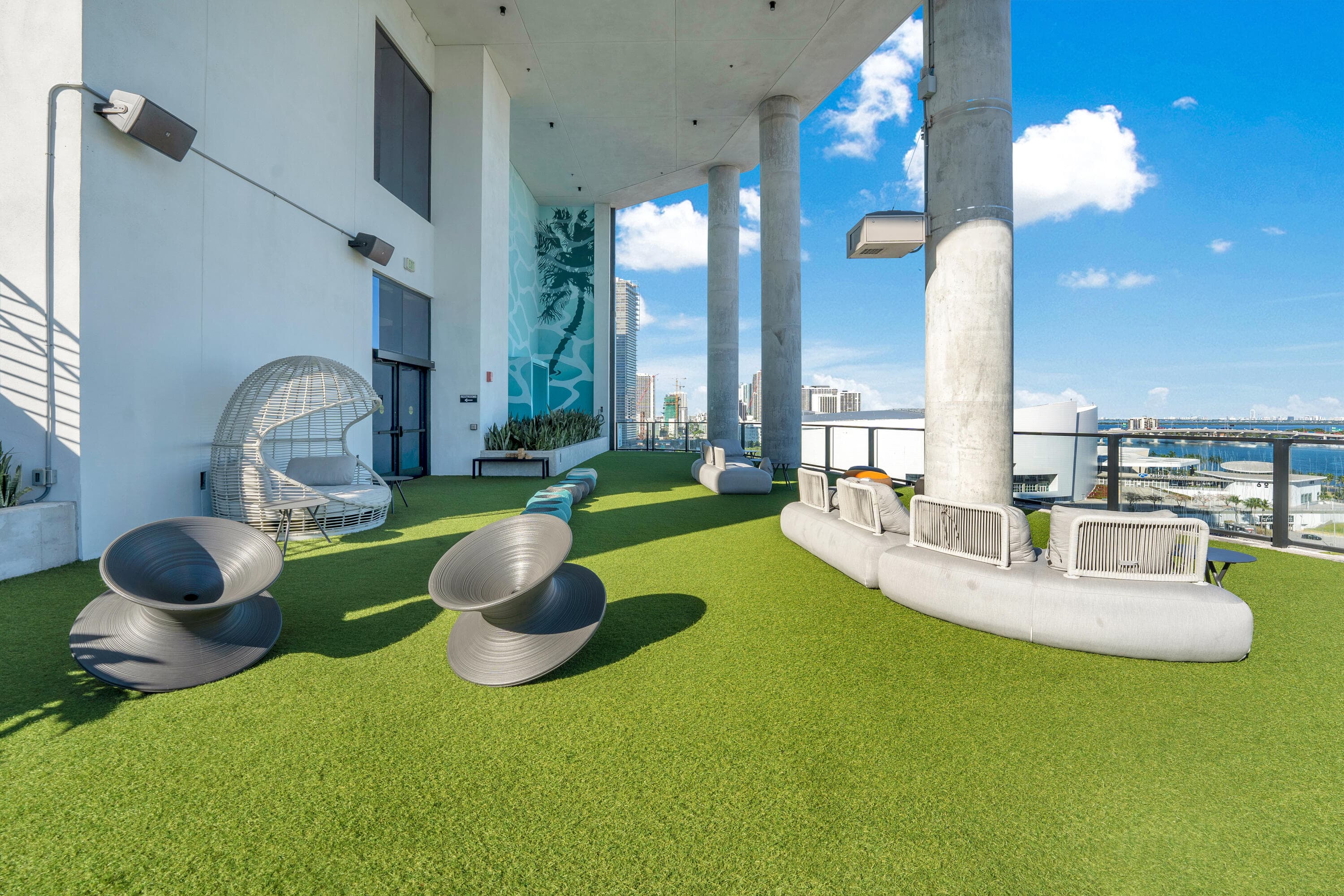 398 NE 5th Street 2403, Miami, FL 33132 — photo 19 of 33